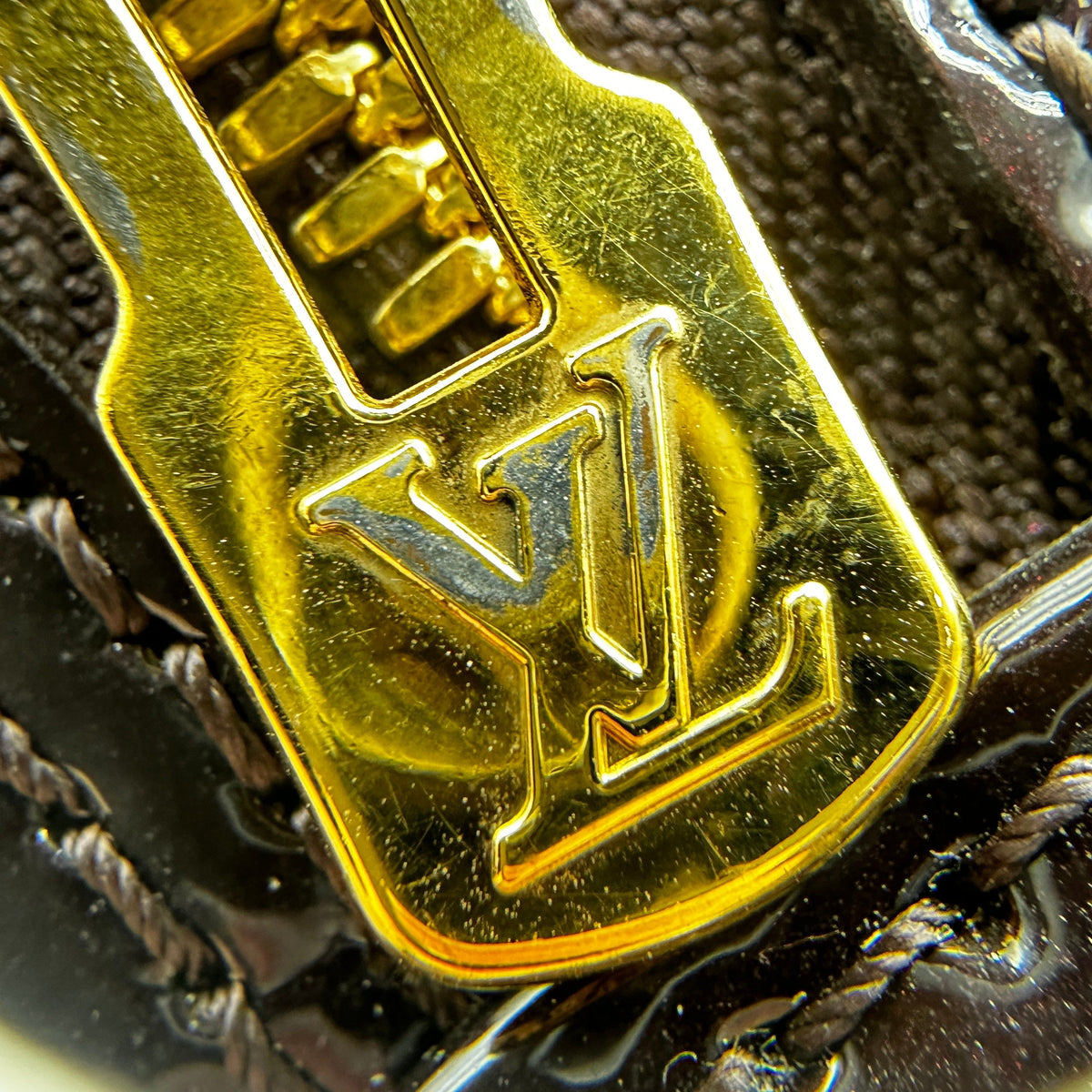 Louis Vuitton Vernis Alma BB M91678 CT1158 Purple There was an RFID response
