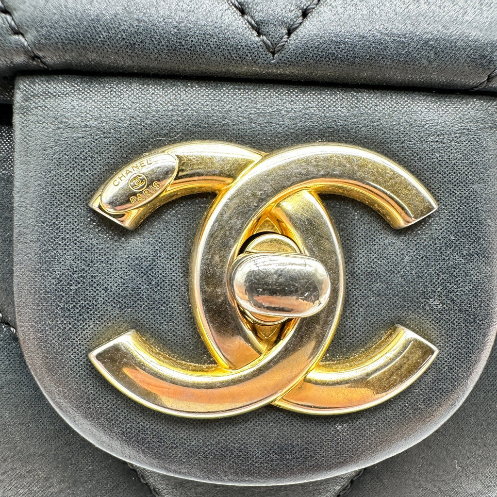 Chanel Chevron Leather x lambskin Single Flap Double Chain Bag V Stitch Black Gold Metal Fittings 21101092 21XXXXXX