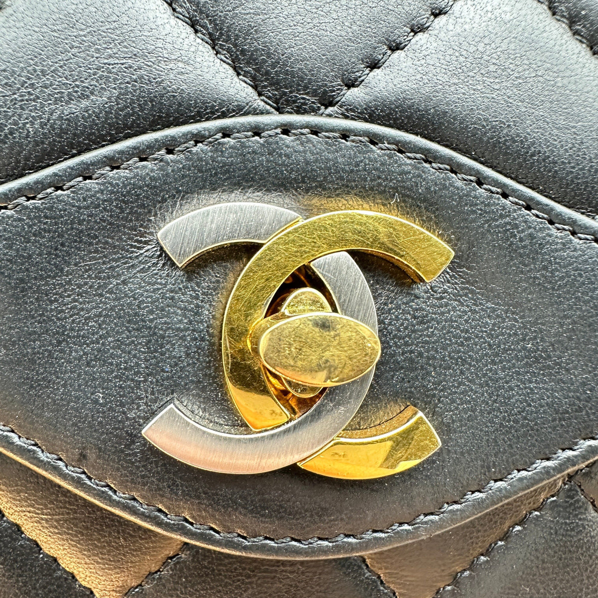 Chanel Matelasse Lambskin Double Flap Double Chain Bag Paris limited Black Gold Metal Fittings 0117900 0 series