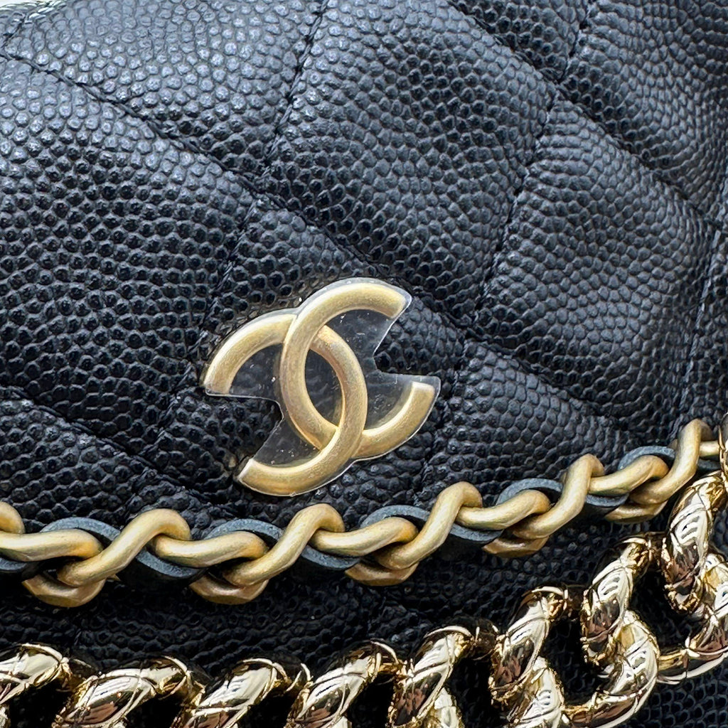 Chanel Mini sac rond Hobo Pouch Noir Caviar brillant Matériel en métal mélangé RFID