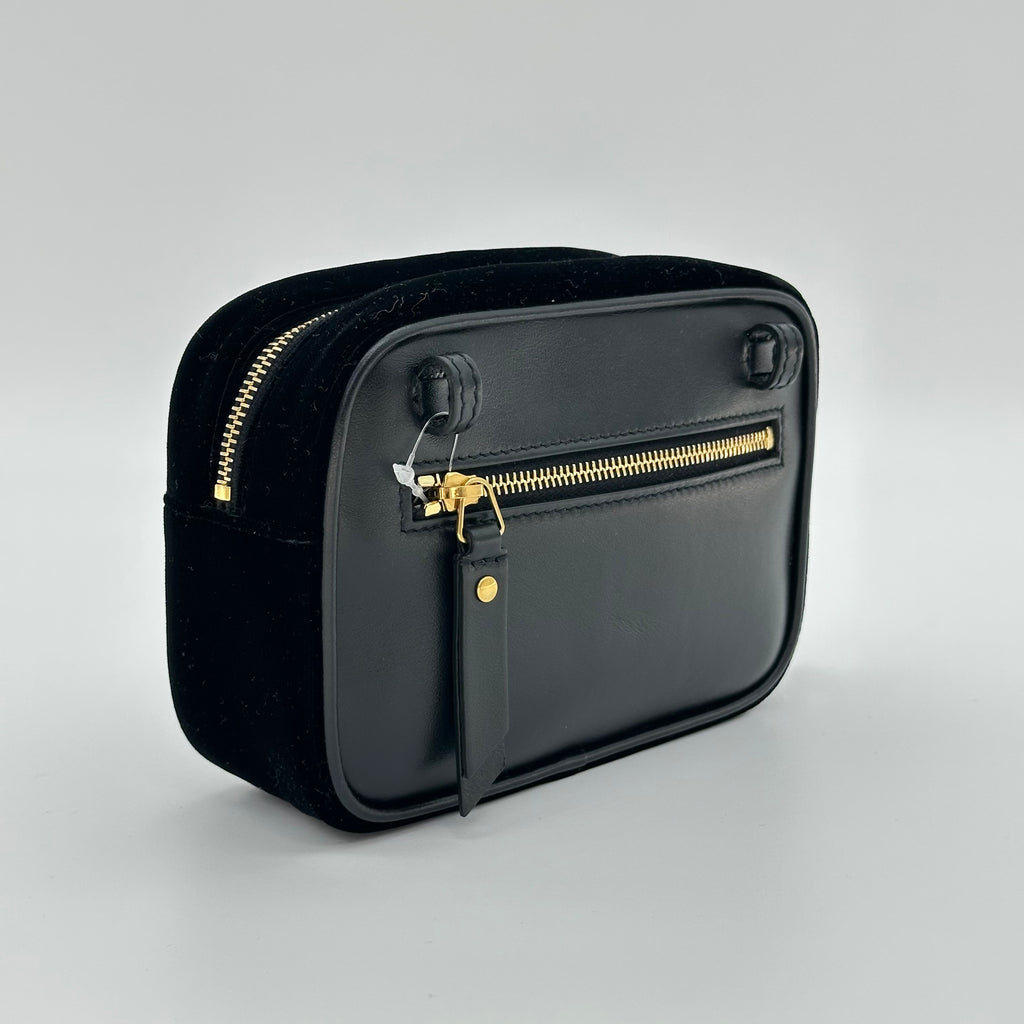 SAINT LAURENT PARIS Riñonera de terciopelo con puntada en V Bolsa para cámara negra