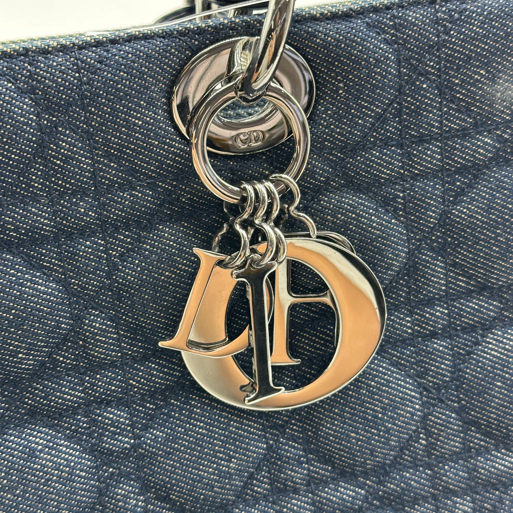 christian Dior lady Dior  cannage large denim patent leather 2 way handbag navy blue open papers