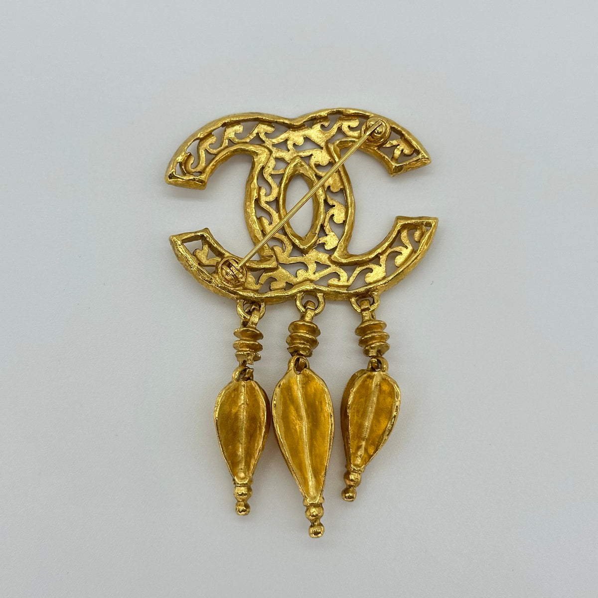 Chanel Vintage Coco Mark Swing Brooch Fringe Brooch Pin Gold 95A