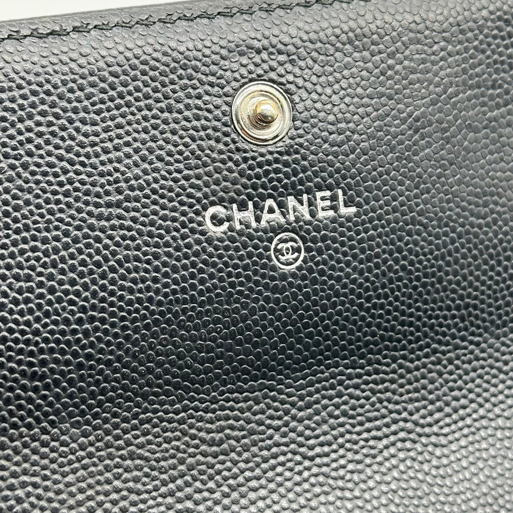 Chanel Boy Gusset Flap Wallet, große Geldbörse aus gestepptem Caviar-Leder, Schwarz