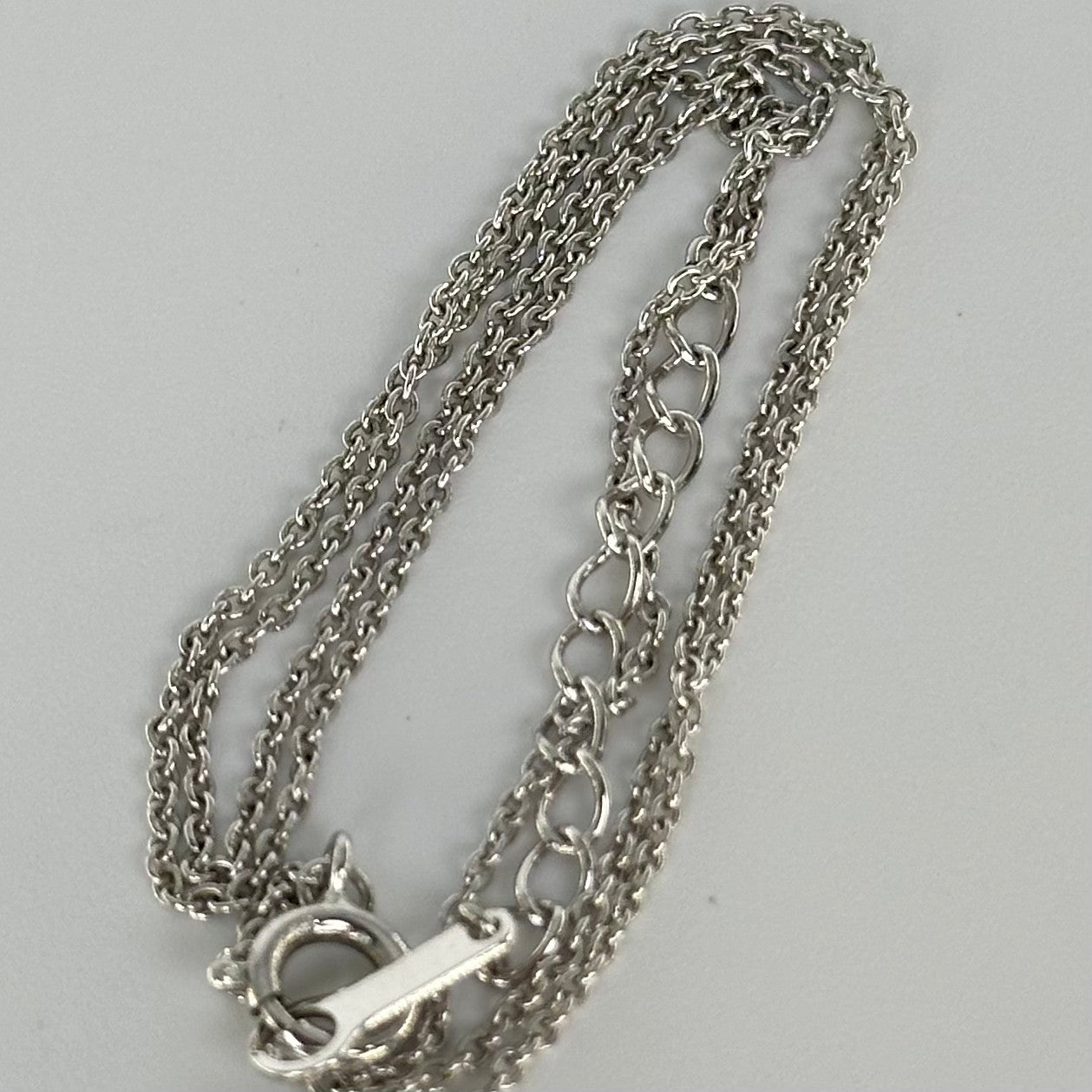 TASAKI Collier de perles Akoya avec motif croix en argent