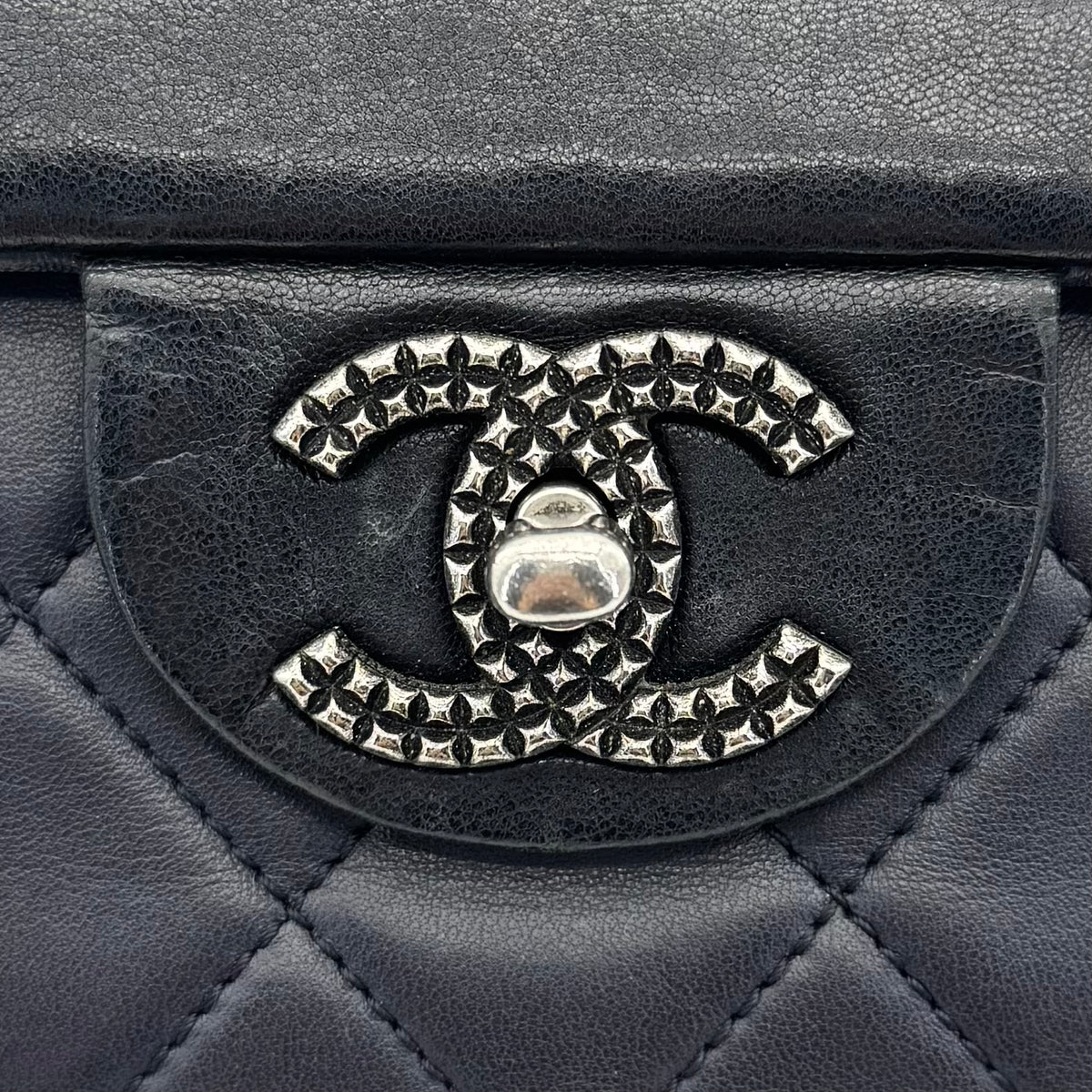 Chanel Matelasse Lambskin Single Flap Double Chain Bag Navy Blue Gunmetal Fittings 21XXXXXX