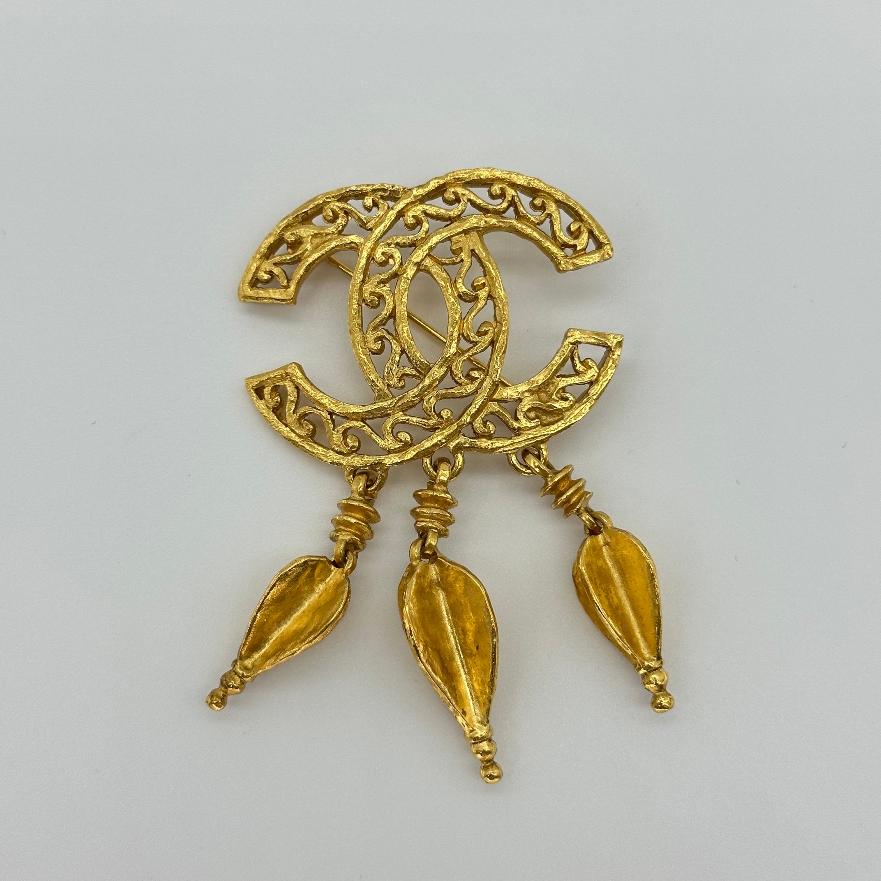 Chanel Vintage Coco Mark Swing Brooch Fringe Brooch Pin Gold 95A