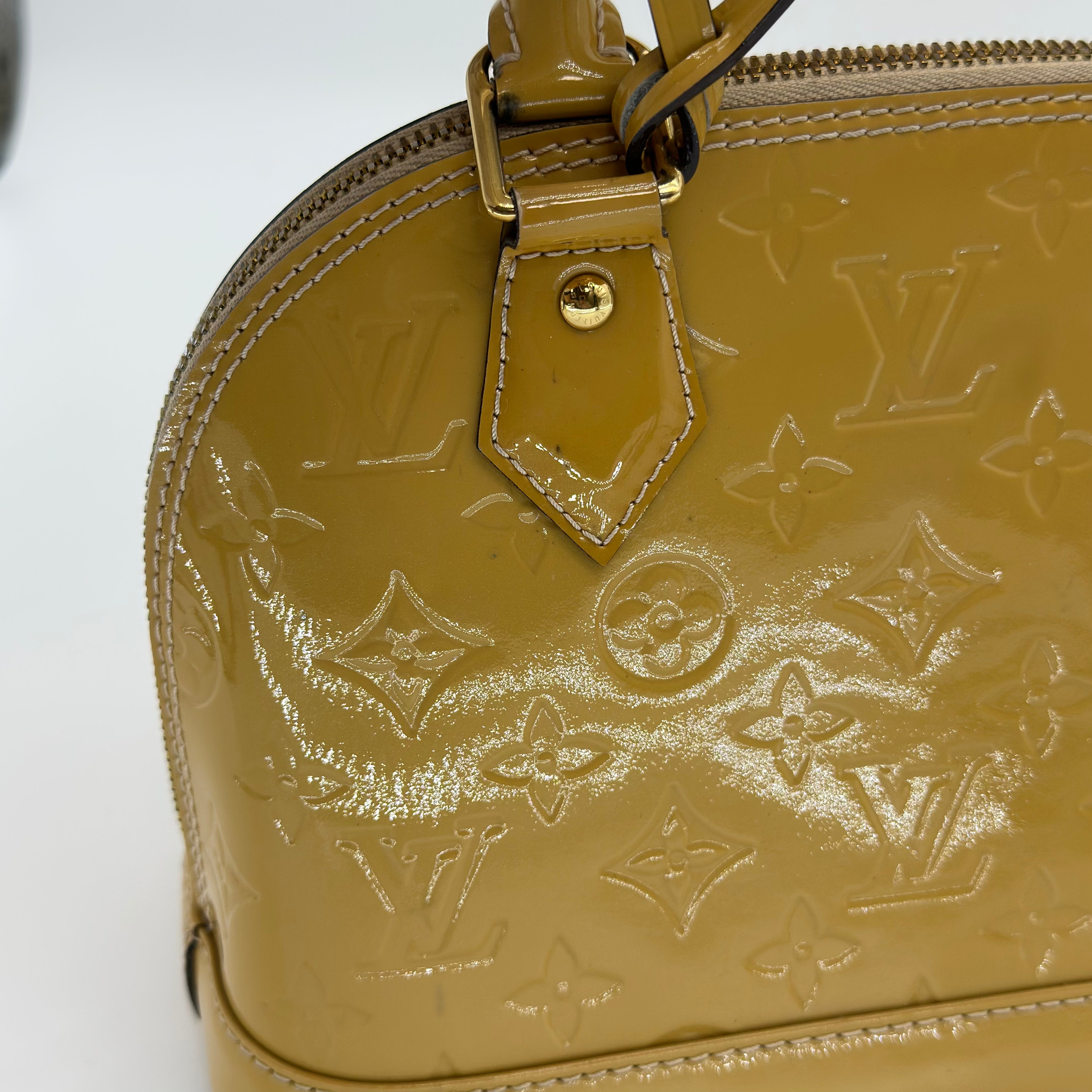 Louis Vuitton Alma Vernis Sac à coque en cuir verni Sac à bandoulière avec poignée supérieure M90101