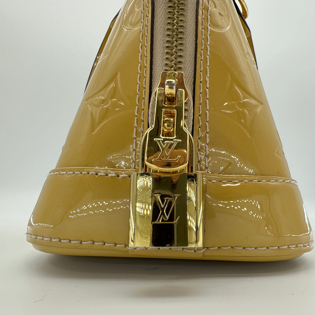 Louis Vuitton Alma Vernis Sac à coque en cuir verni Sac à bandoulière avec poignée supérieure M90101