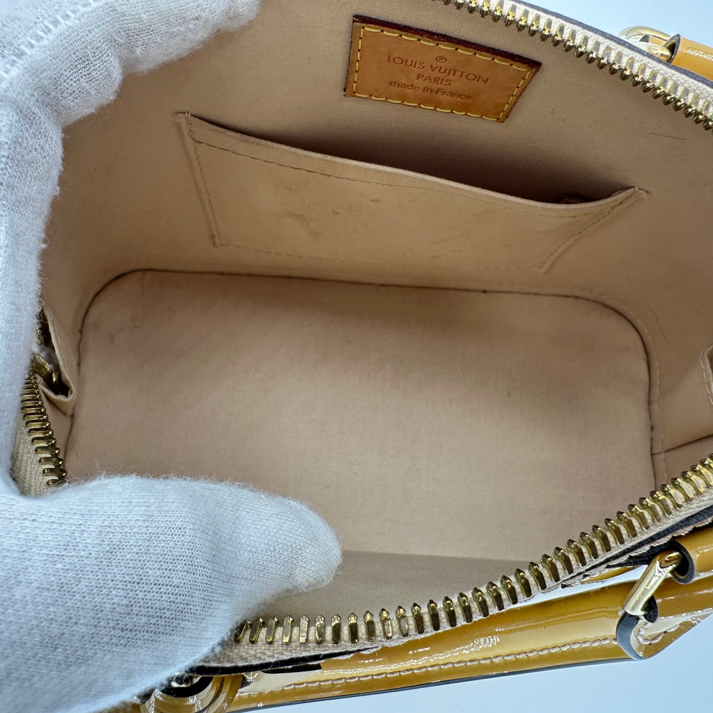 Louis Vuitton Alma Vernis Sac à coque en cuir verni Sac à bandoulière avec poignée supérieure M90101
