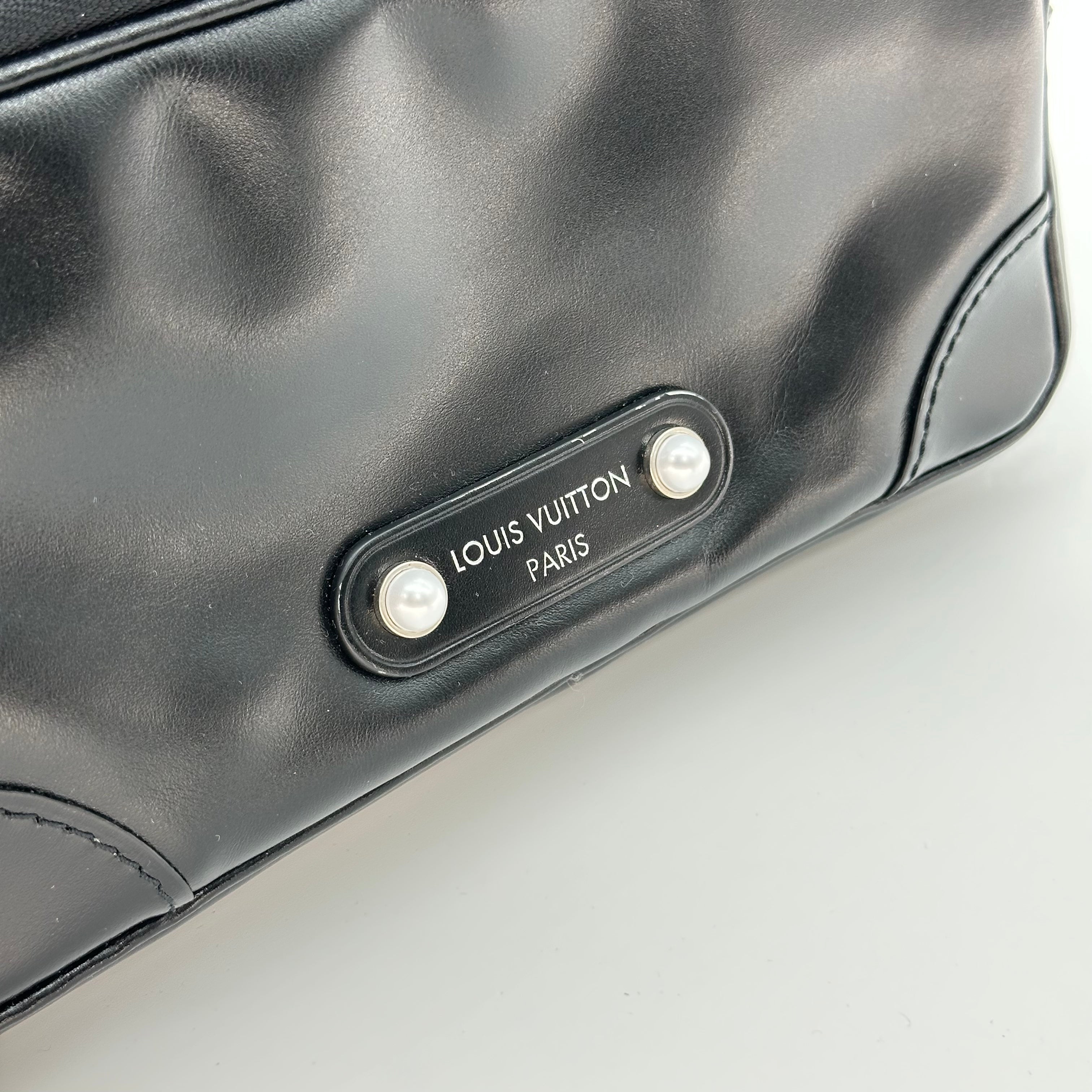 ルイ・ヴィトン LV ナイト ナイル カーフ ショルダーバッグ M13987