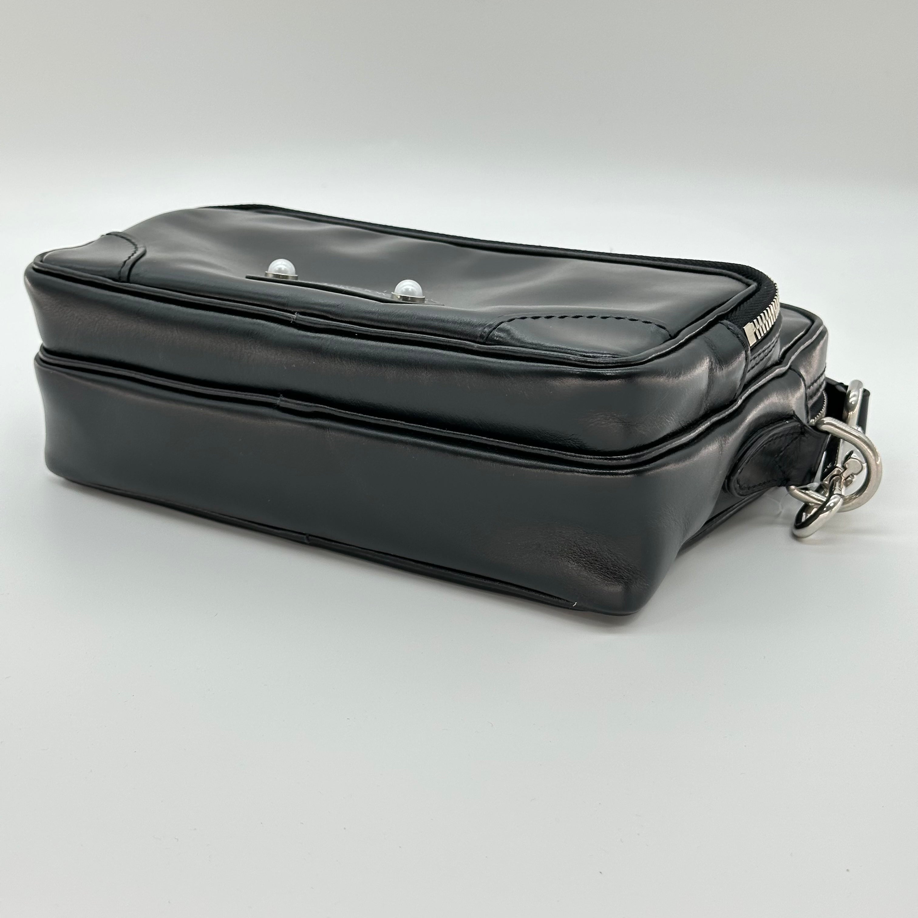 ルイ・ヴィトン LV ナイト ナイル カーフ ショルダーバッグ M13987
