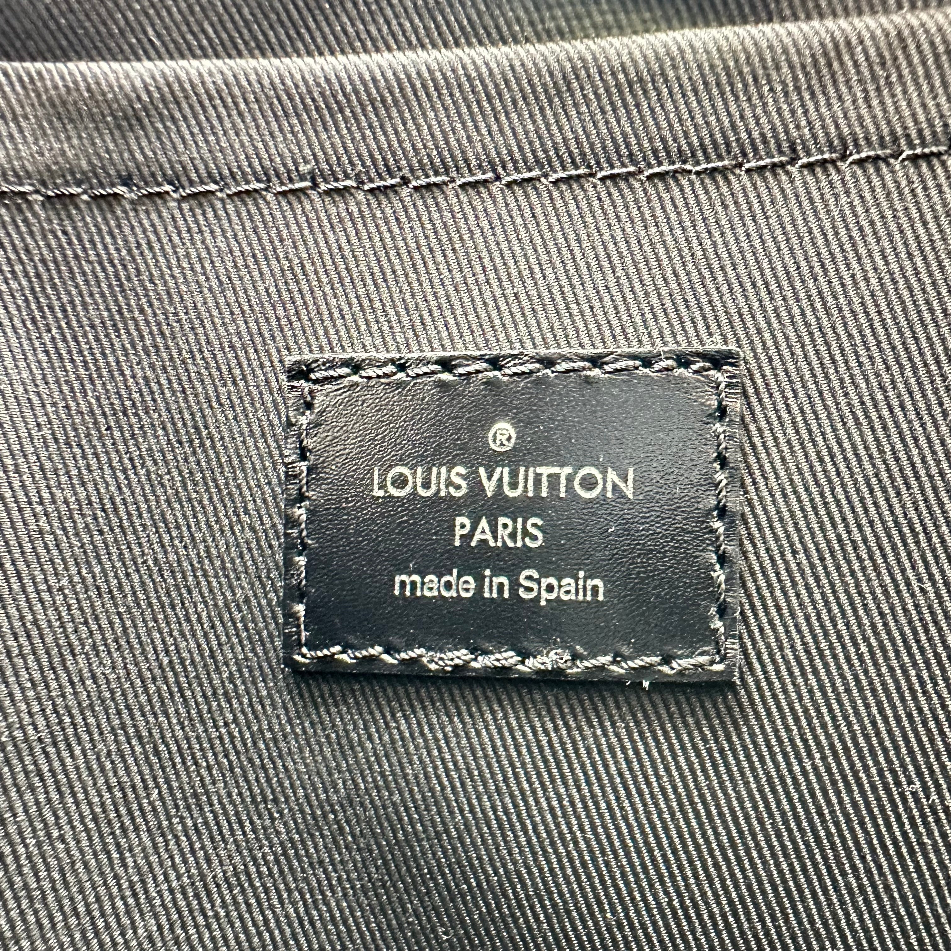 ルイ・ヴィトン LV ナイト ナイル カーフ ショルダーバッグ M13987