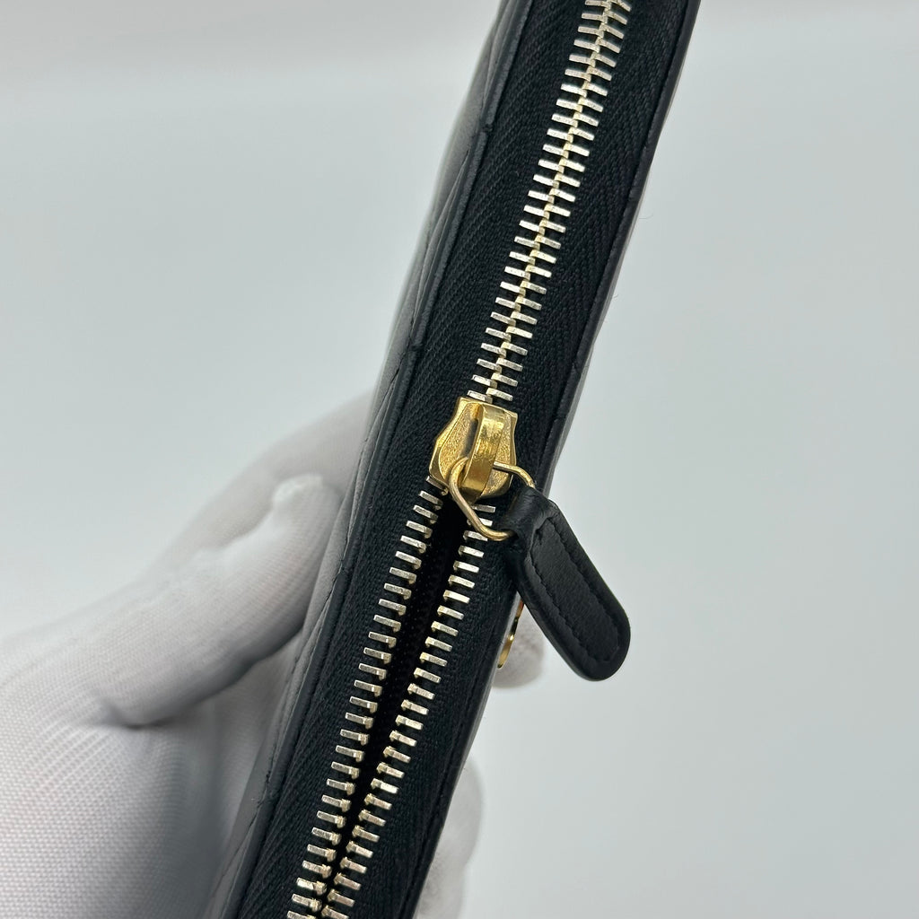 シャネル ココマーク ラムスキン ジップウォレット 黒