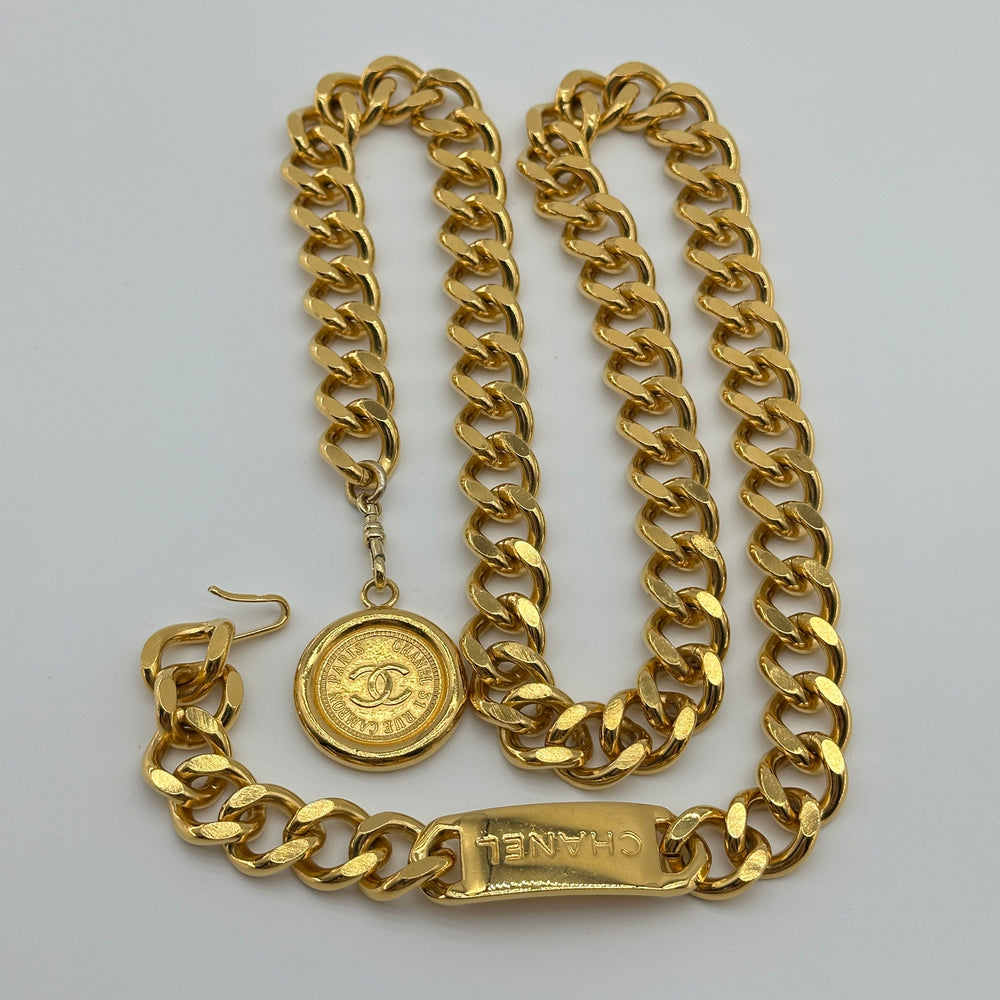 Chanel 31 Rue Cambon 94A Gold Chain Medallion Belt