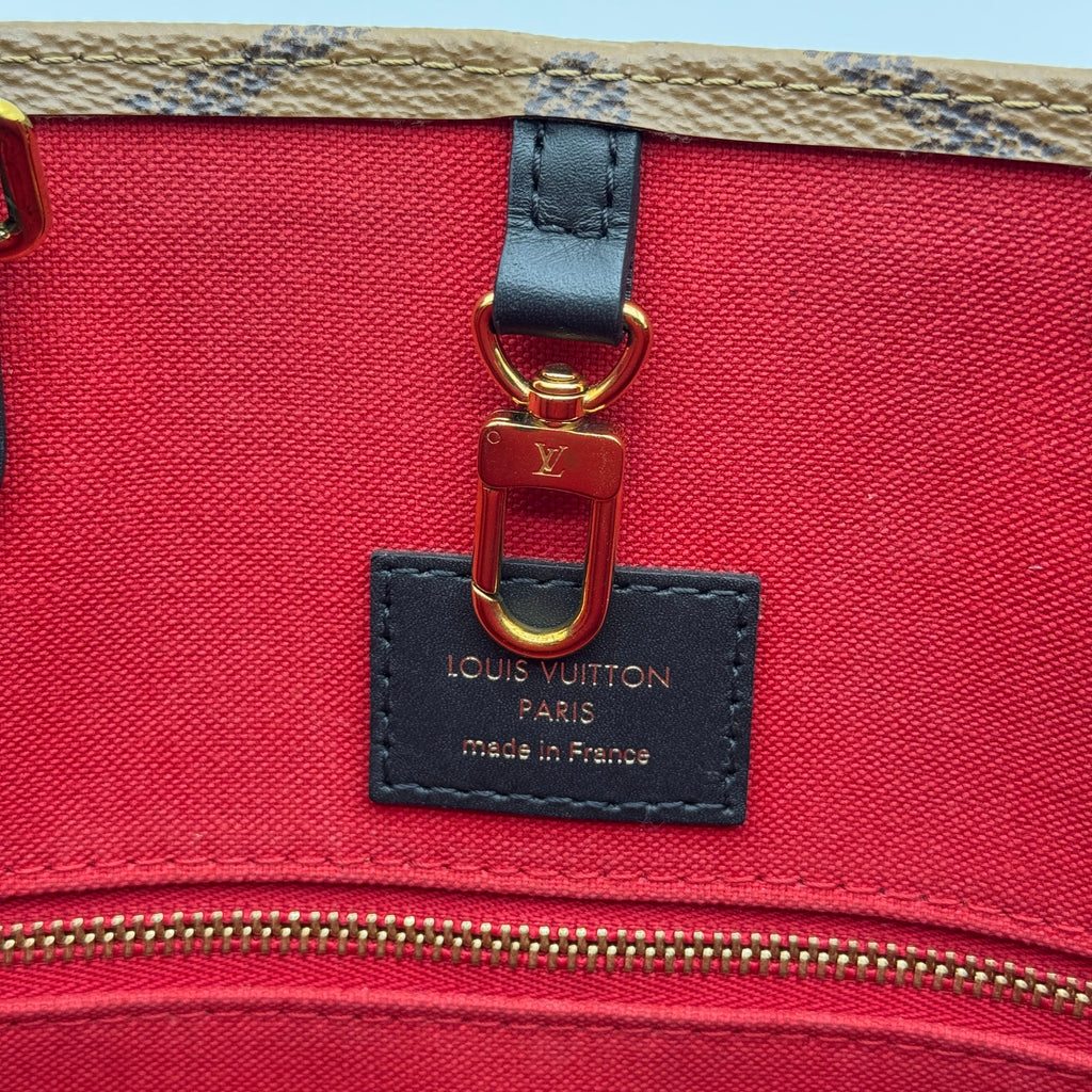 Louis Vuitton Giant Monogram Reverse On the Go MM M45321 Brown There was an RFID response