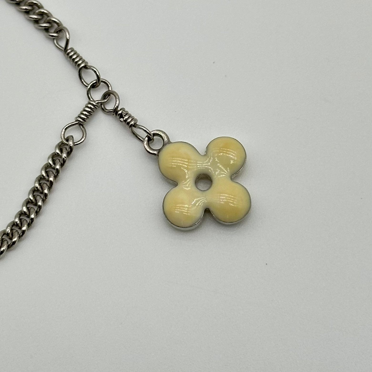 LOUIS VUITTON Bracelet Sweet Monogram M65476 Argent blanc méta