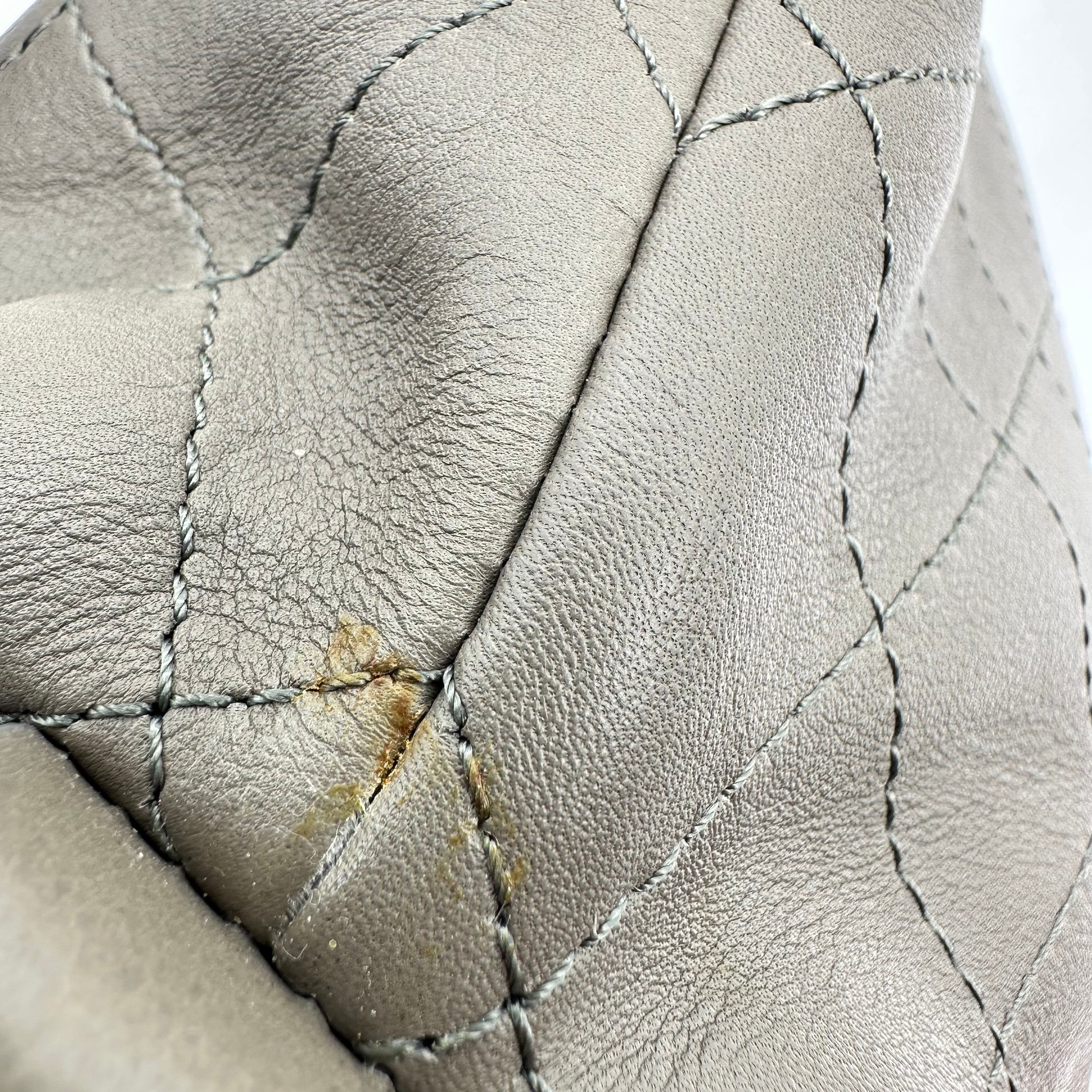 シャネル Urban Allure チェーン Handle ホーボー Stitched カーフスキン ミディアム 24 シリーズ