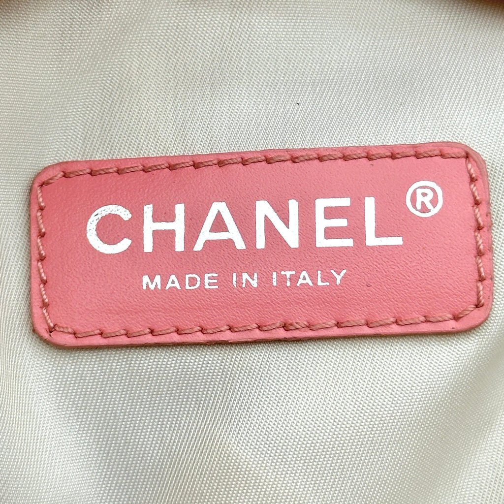 Chanel New Travel Line 系列 提花尼龙粉色斜挎包