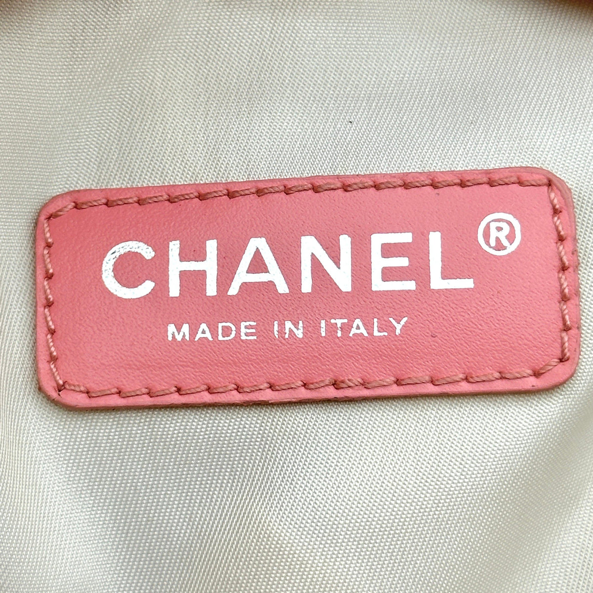 Chanel New Travel Line 系列 提花尼龙粉色斜挎包