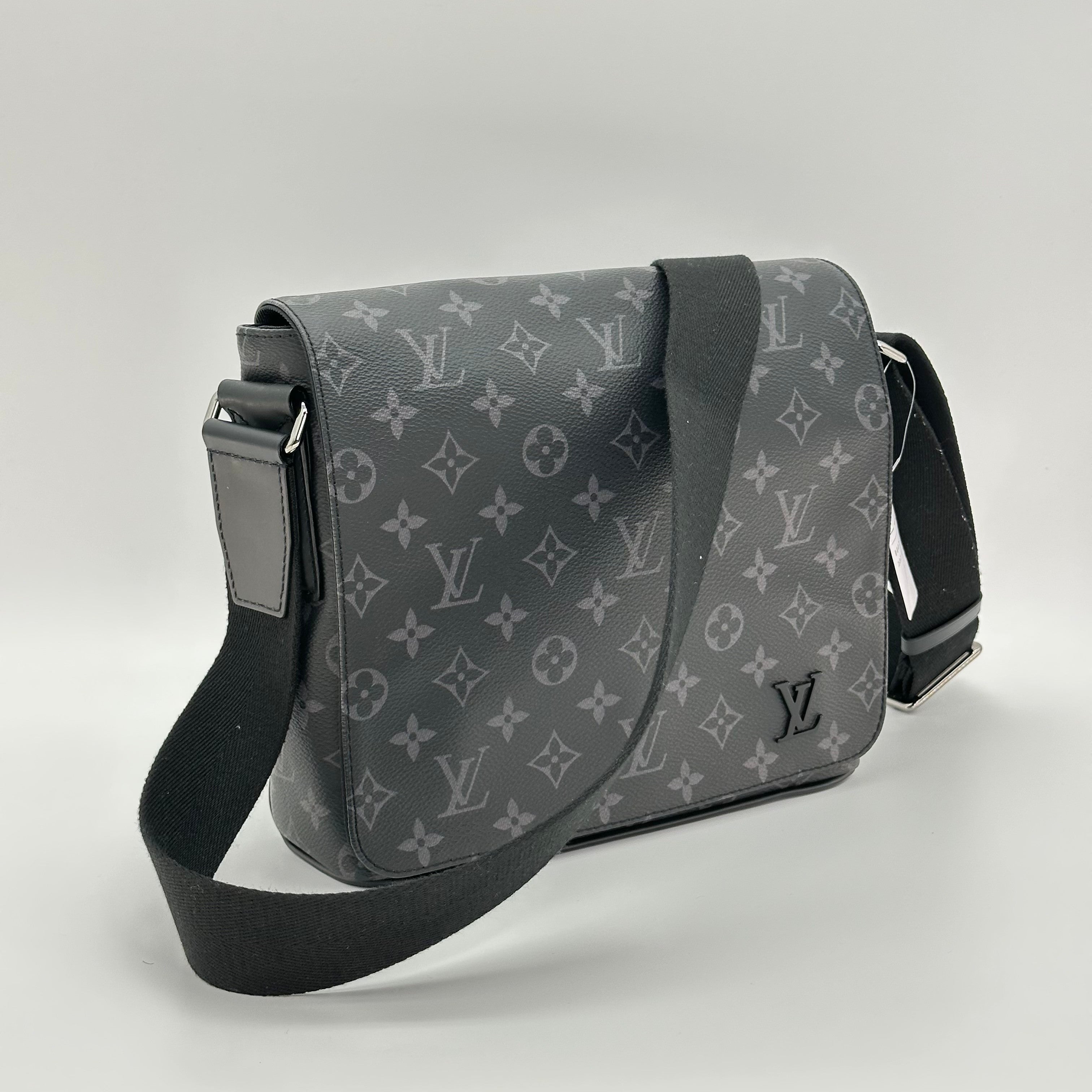 Louis Vuitton LOUIS VUITTON District PM Monogram Eclipse Black Gray Silver