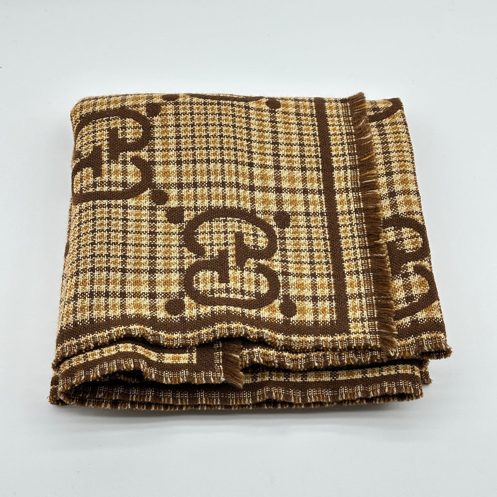 Gucci 660025 check GG Scarf Fabric Brown Wears Lint on fabric Wrinkled Frayed No quality tags