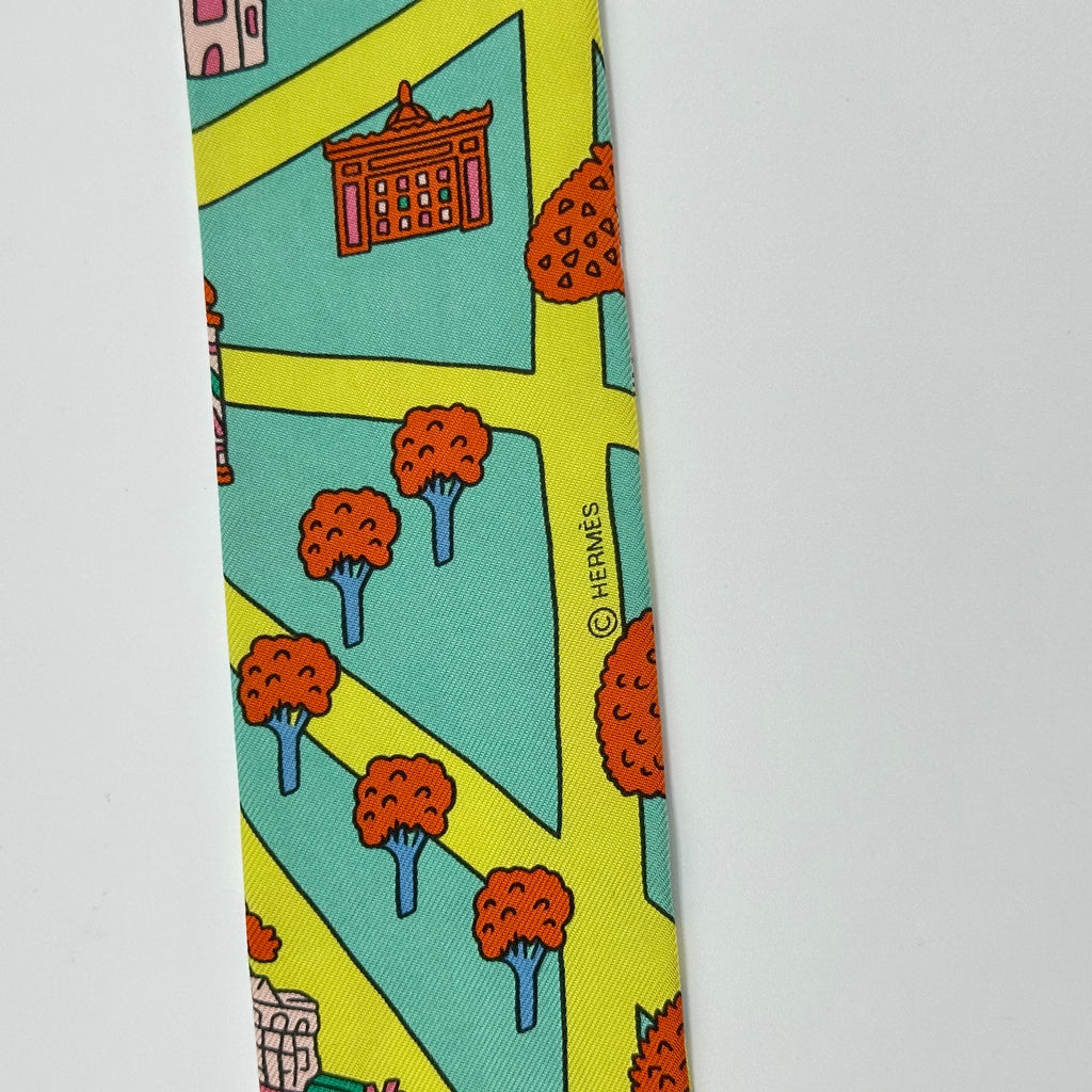 Hermès Twilly ‘Les Nouveaux Amoureux de Paris’ (New Lovers of Paris) Scarf, Green Multicolor 100%Silk