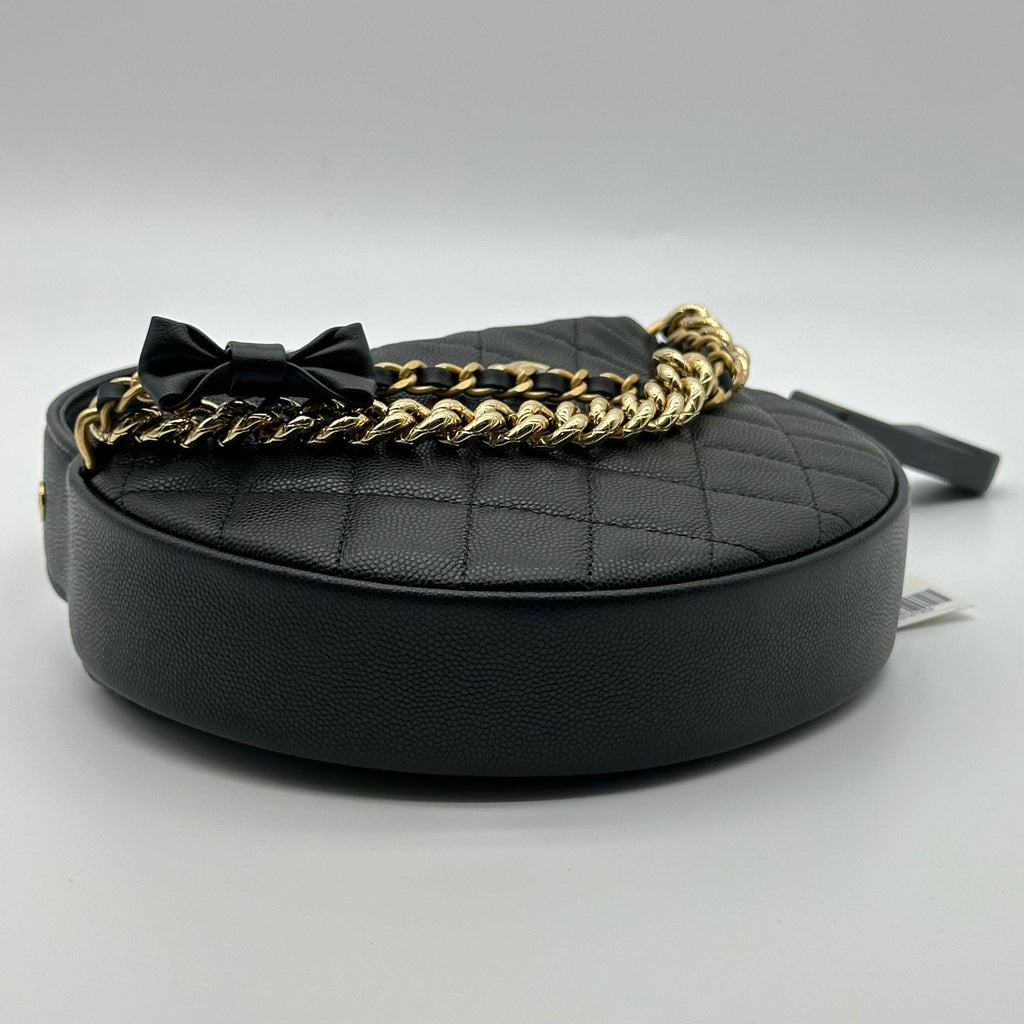 Chanel Mini sac rond Hobo Pouch Noir Caviar brillant Matériel en métal mélangé RFID