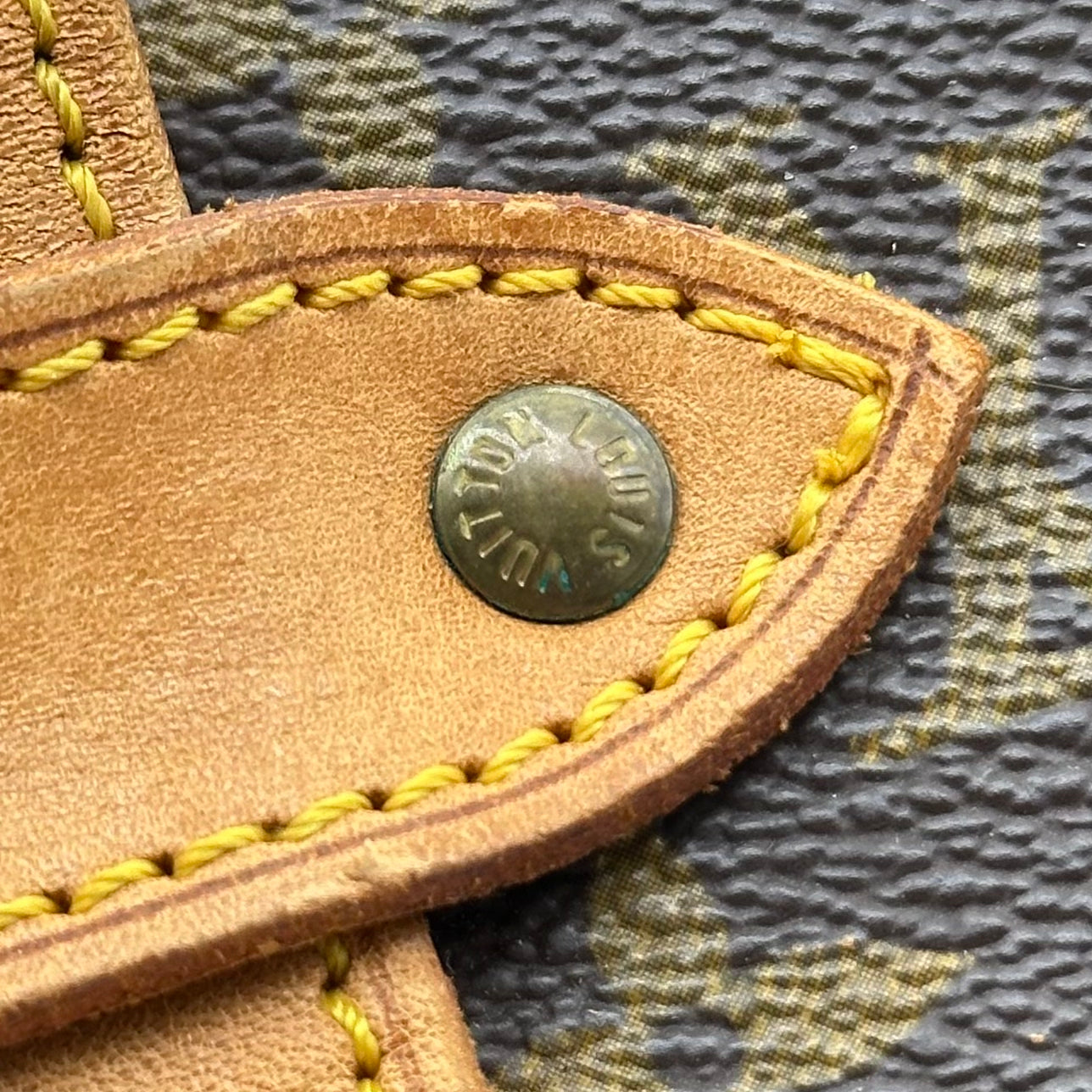 LOUIS VUITTON Monogram Saumur Shoulder Bag Crossbag Vintage