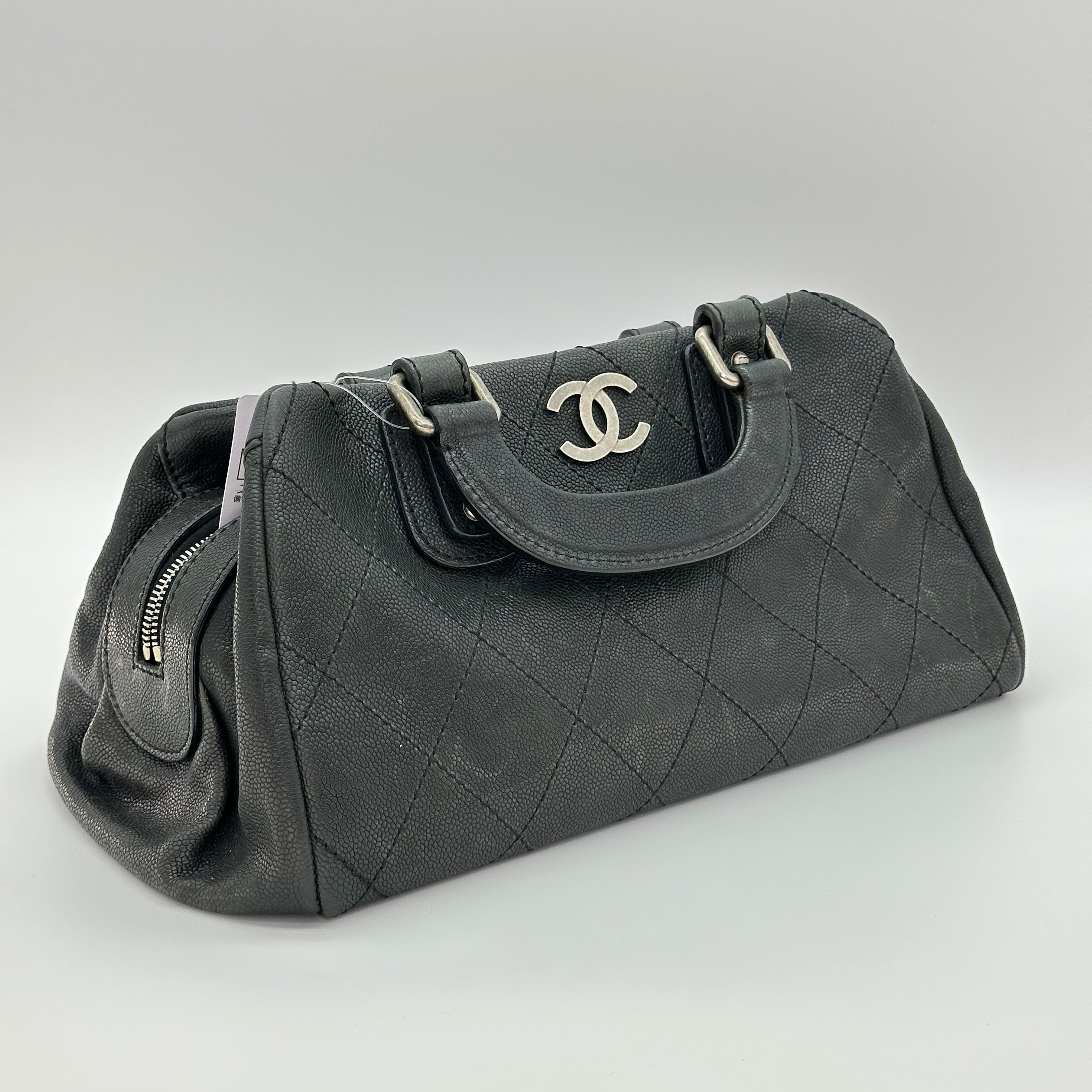 Chanel Matelasse Wild Stitch 哑光鱼子酱皮革波士顿包黑色复古 10 系列