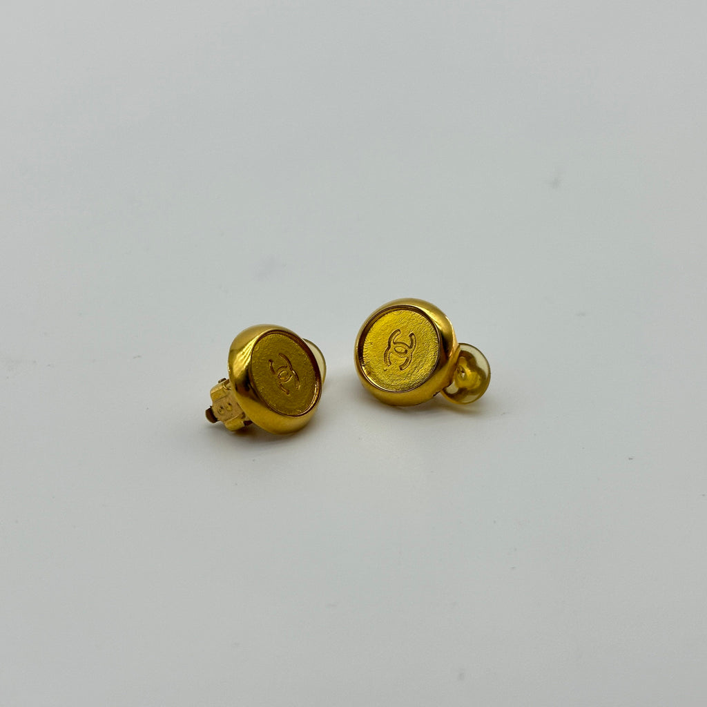 Chanel 99A Gold Coco Mark Round Clip-On Earrings