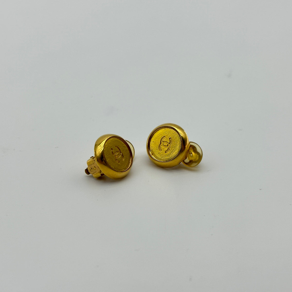 Chanel 99A Gold Coco Mark Round Clip-On Earrings
