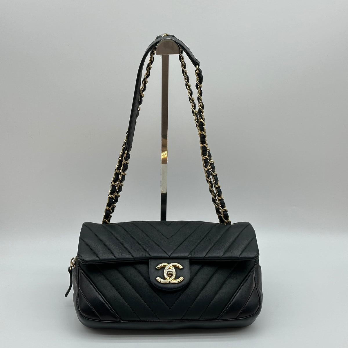 Chanel Chevron Leather x lambskin Single Flap Double Chain Bag V Stitch Black Gold Metal Fittings 21101092 21XXXXXX