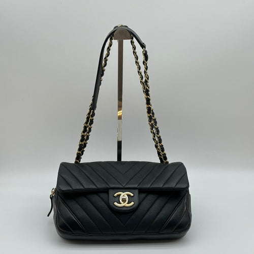 Chanel Chevron Leather x lambskin Single Flap Double Chain Bag V Stitch Black Gold Metal Fittings 21101092 21XXXXXX