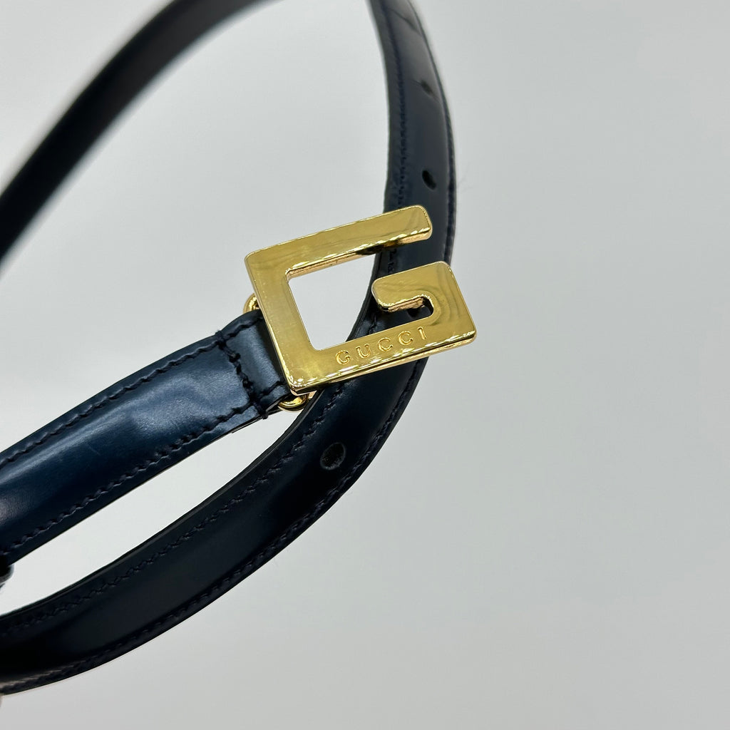 Cinturón de cuero con logo G cuadrado Gucci Cinturón clásico con hebilla dorada Talla 75
