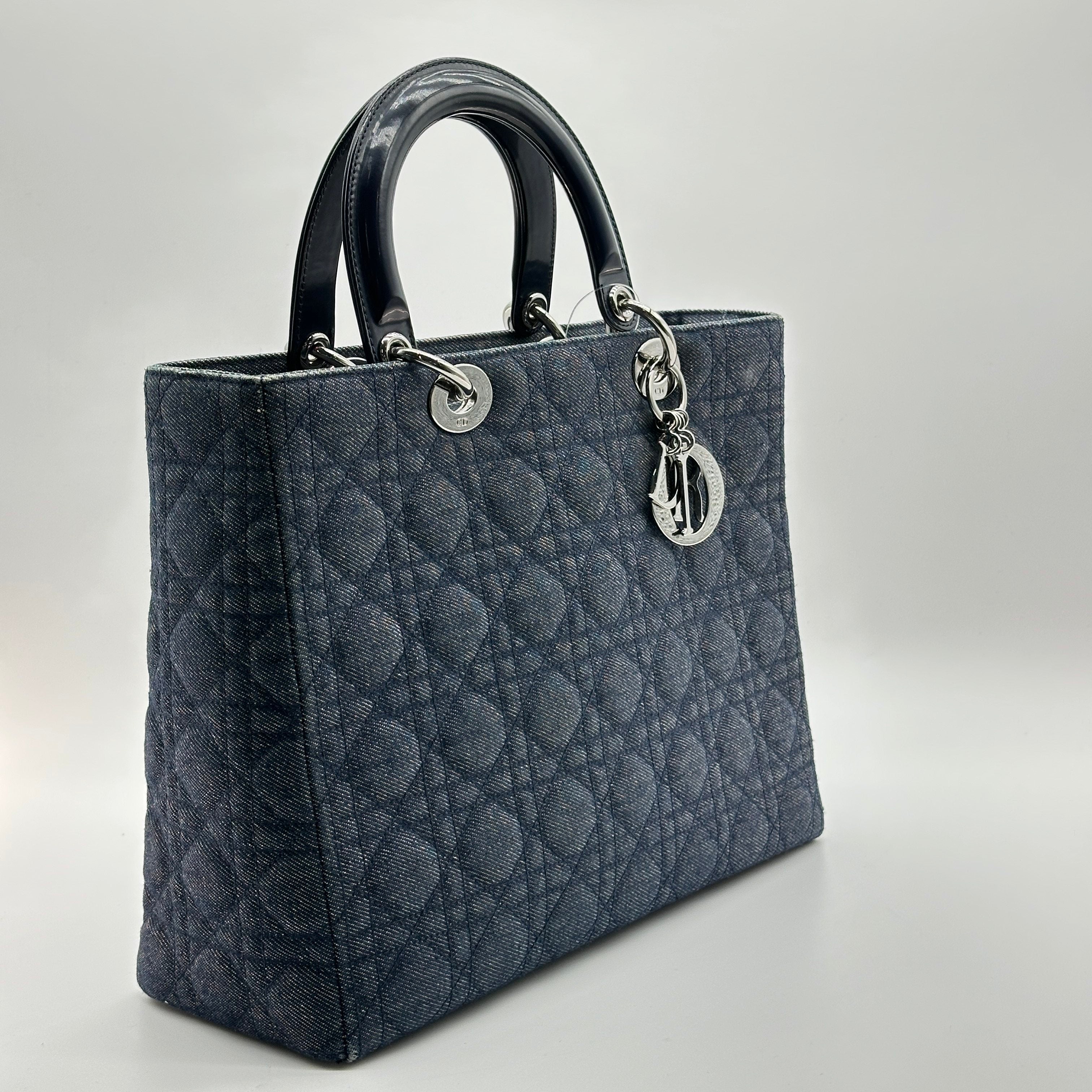 christian Dior lady Dior  cannage large denim patent leather 2 way handbag navy blue open papers