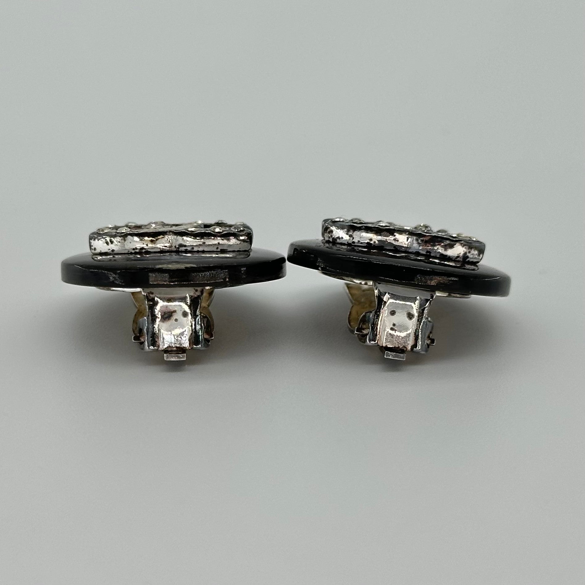 Chanel Shell Pearl Rhinestone Earrings Natural Materials vintage