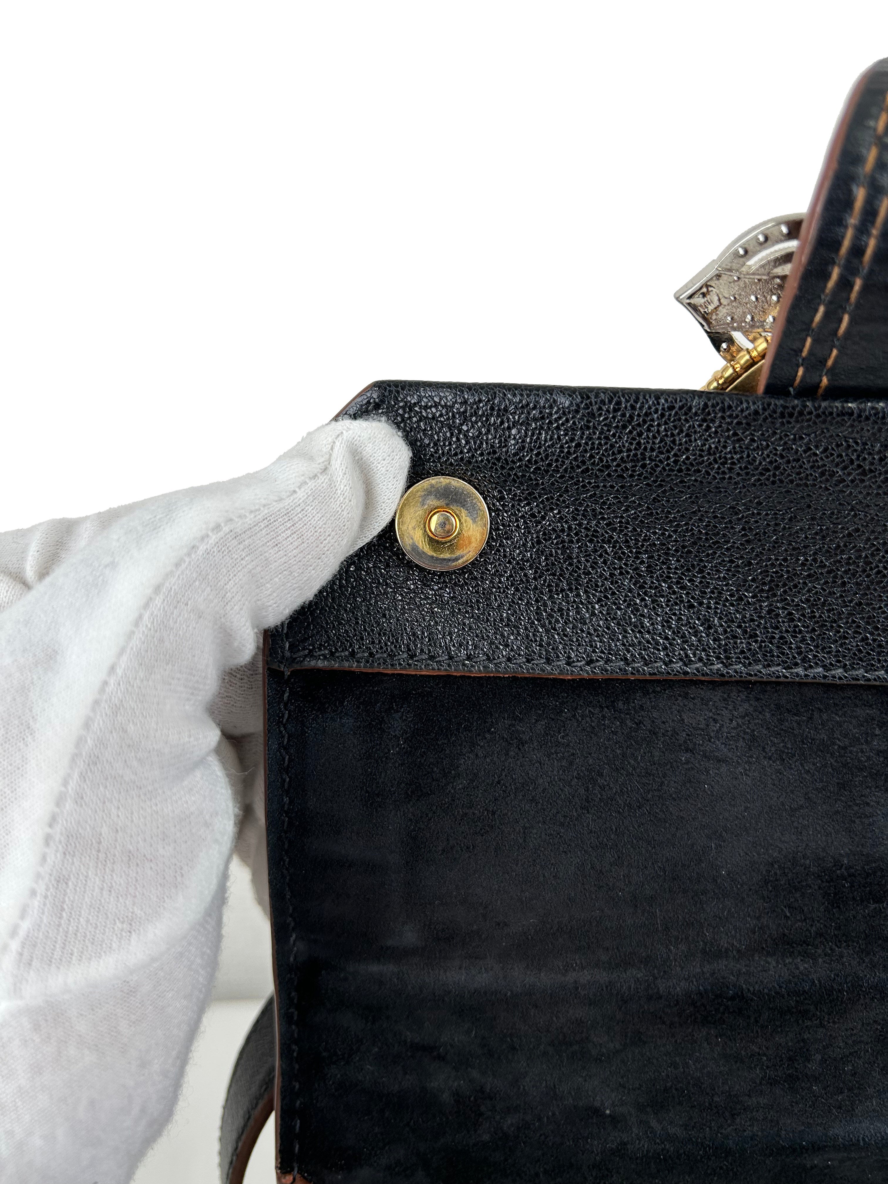 MIUMIU Sac à bandoulière à rabat en cuir Madras noir orné de cristaux et boucle