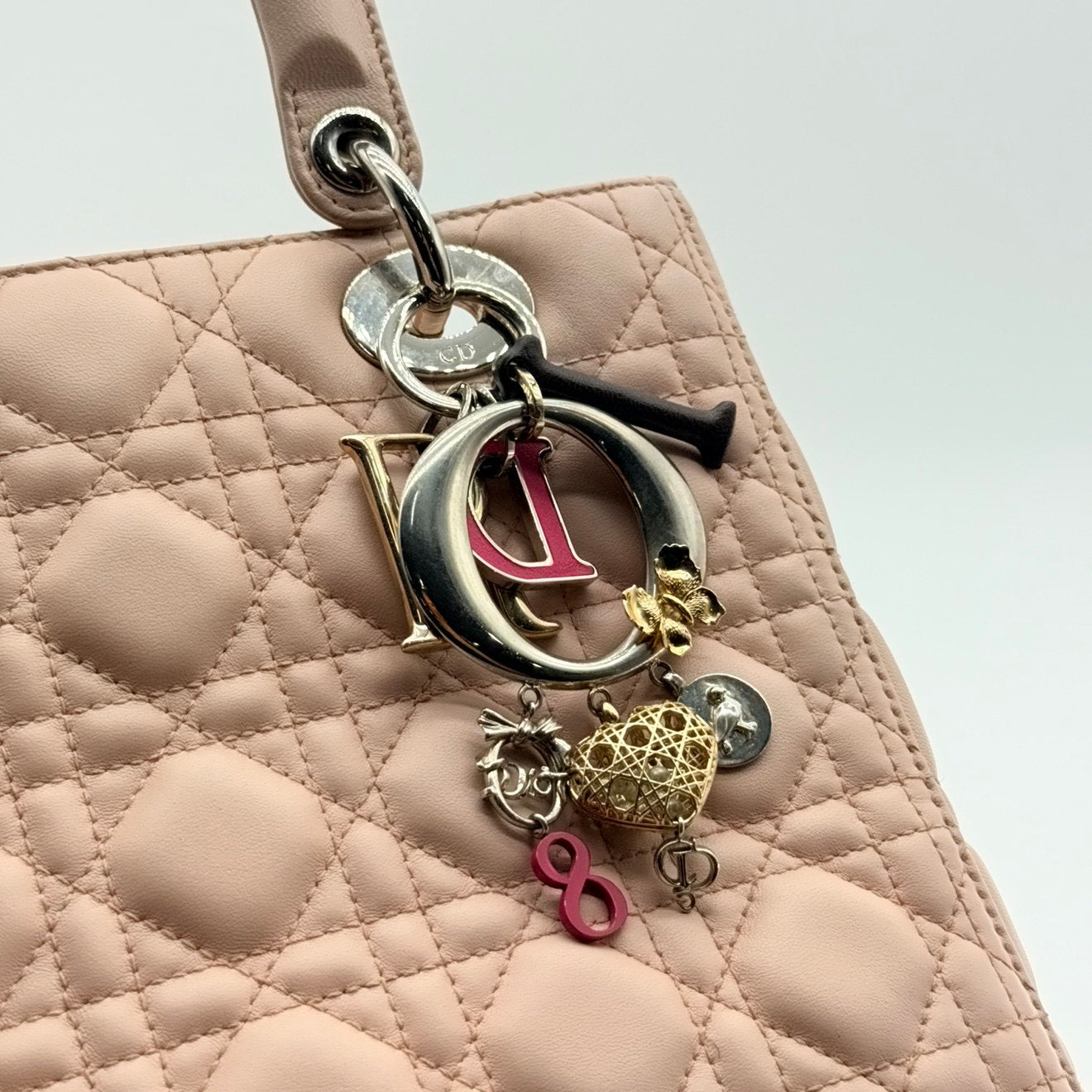 LADY DIOR MEDIUM VALENTINE LIMITED EDITION IN LIGHT PINK