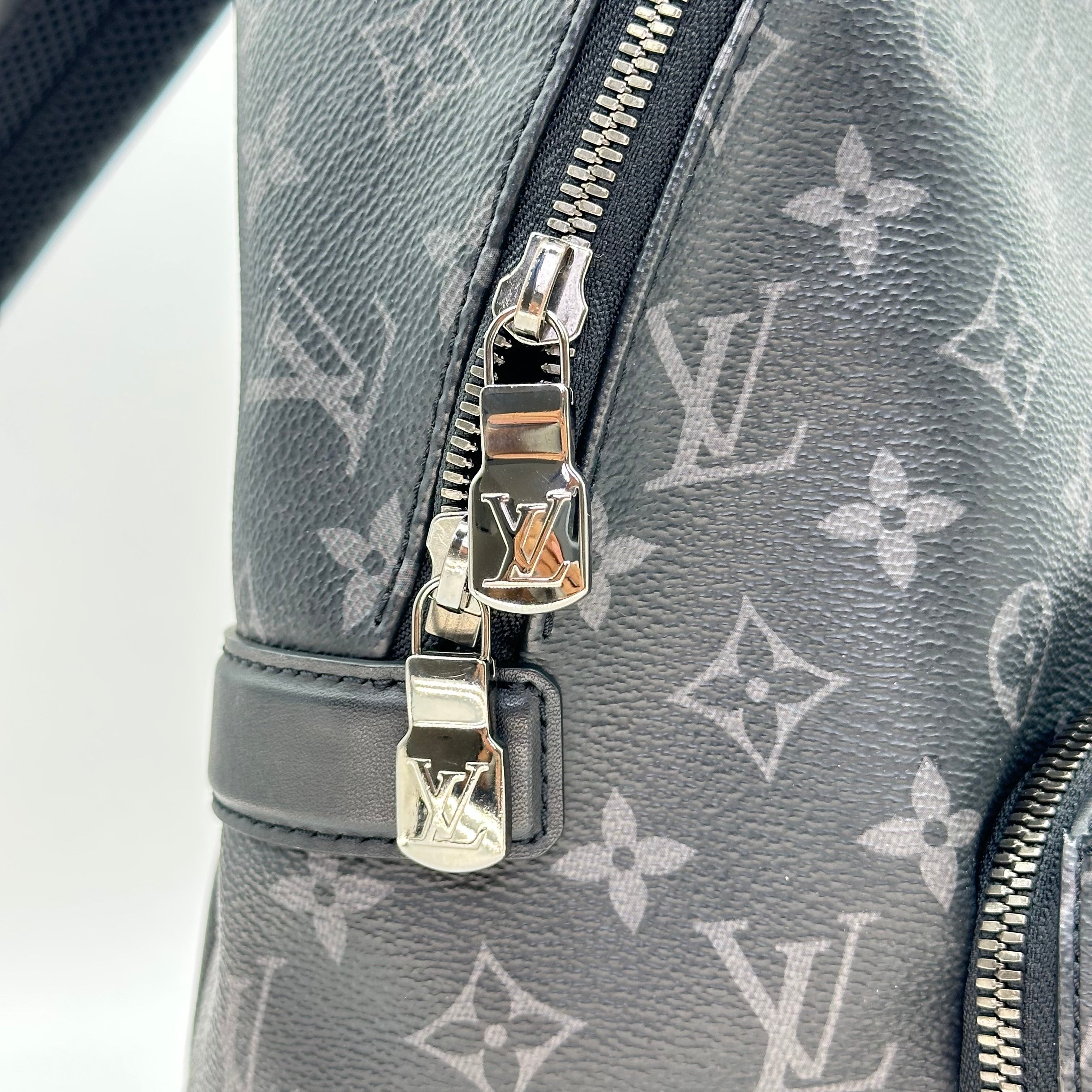 Louis Vuitton Discovery Rucksack Monogram Canvasm Eclipse PM Schwarz