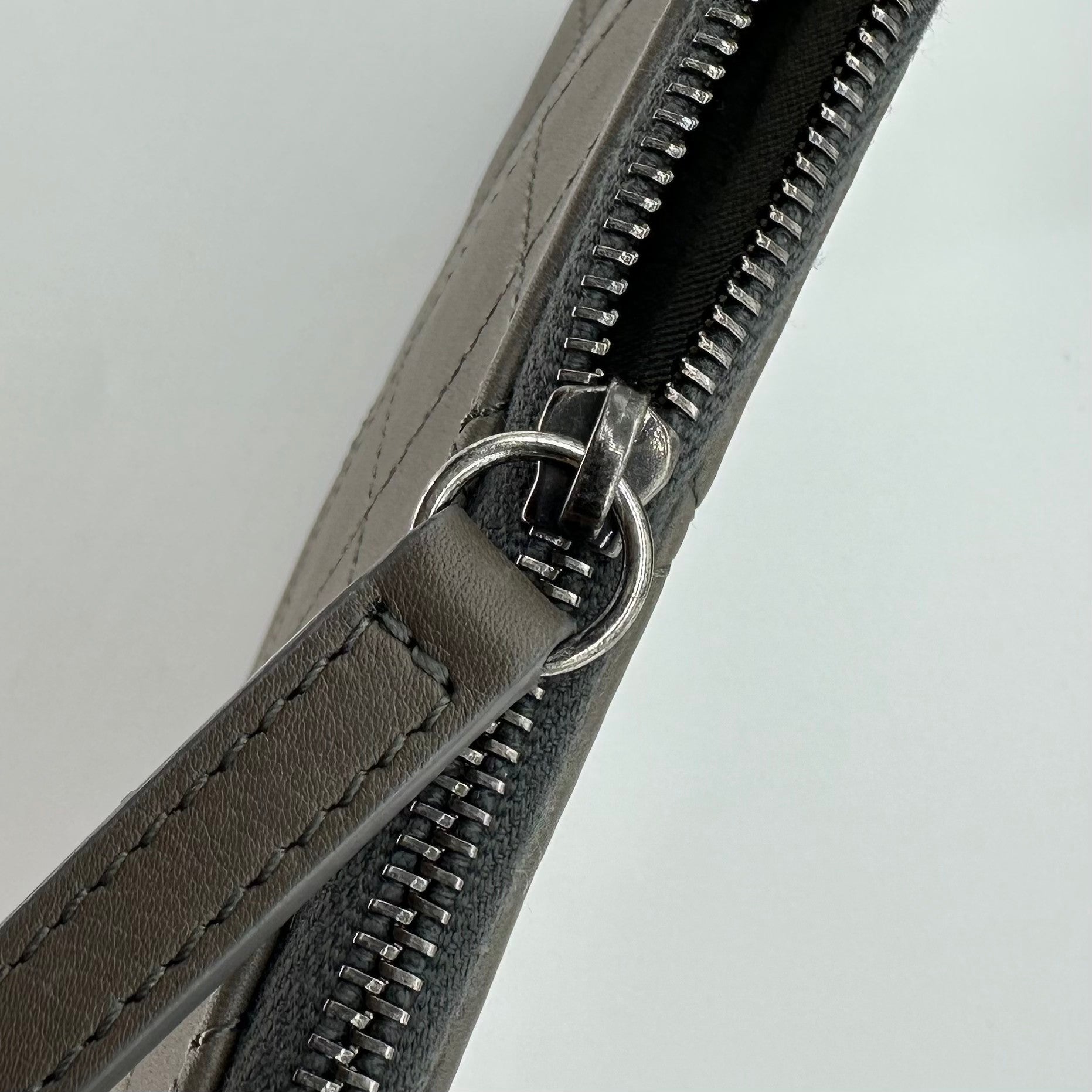 シャネル Urban Allure チェーン Handle ホーボー Stitched カーフスキン ミディアム 24 シリーズ