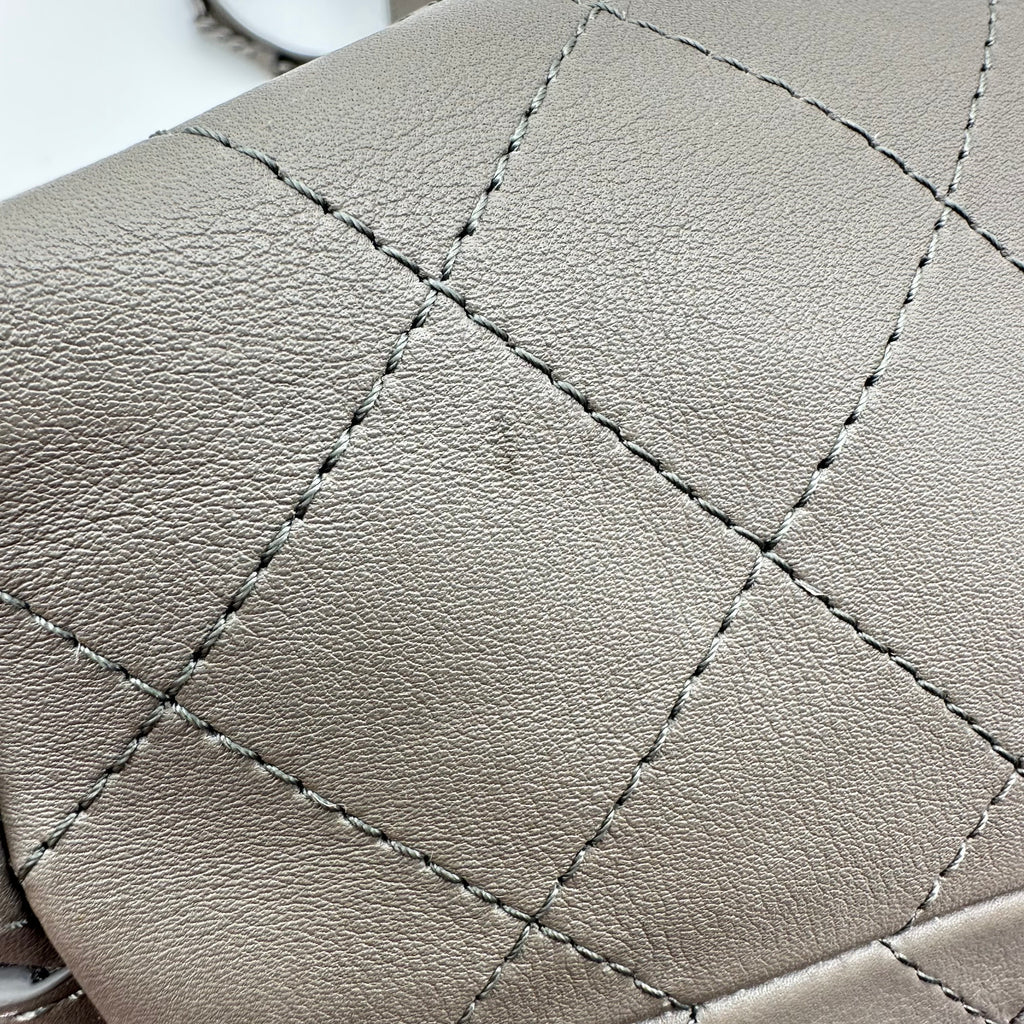 シャネル Urban Allure チェーン Handle ホーボー Stitched カーフスキン ミディアム 24 シリーズ