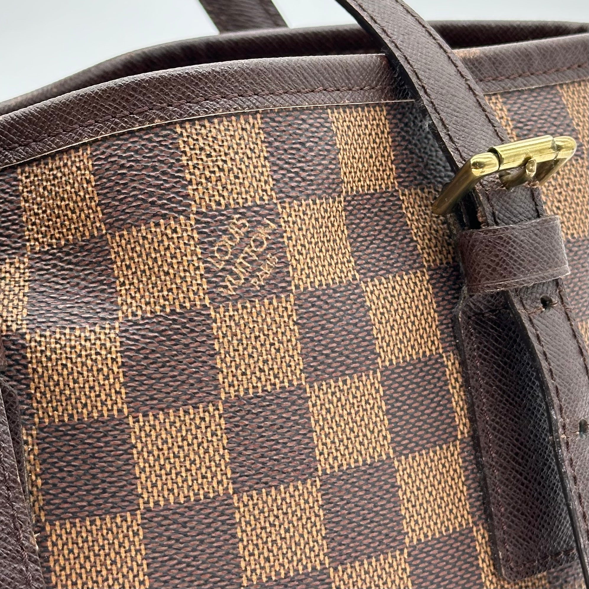 Louis Vuitton Damier Marais Bucket Shoulder Tote Bag N42240