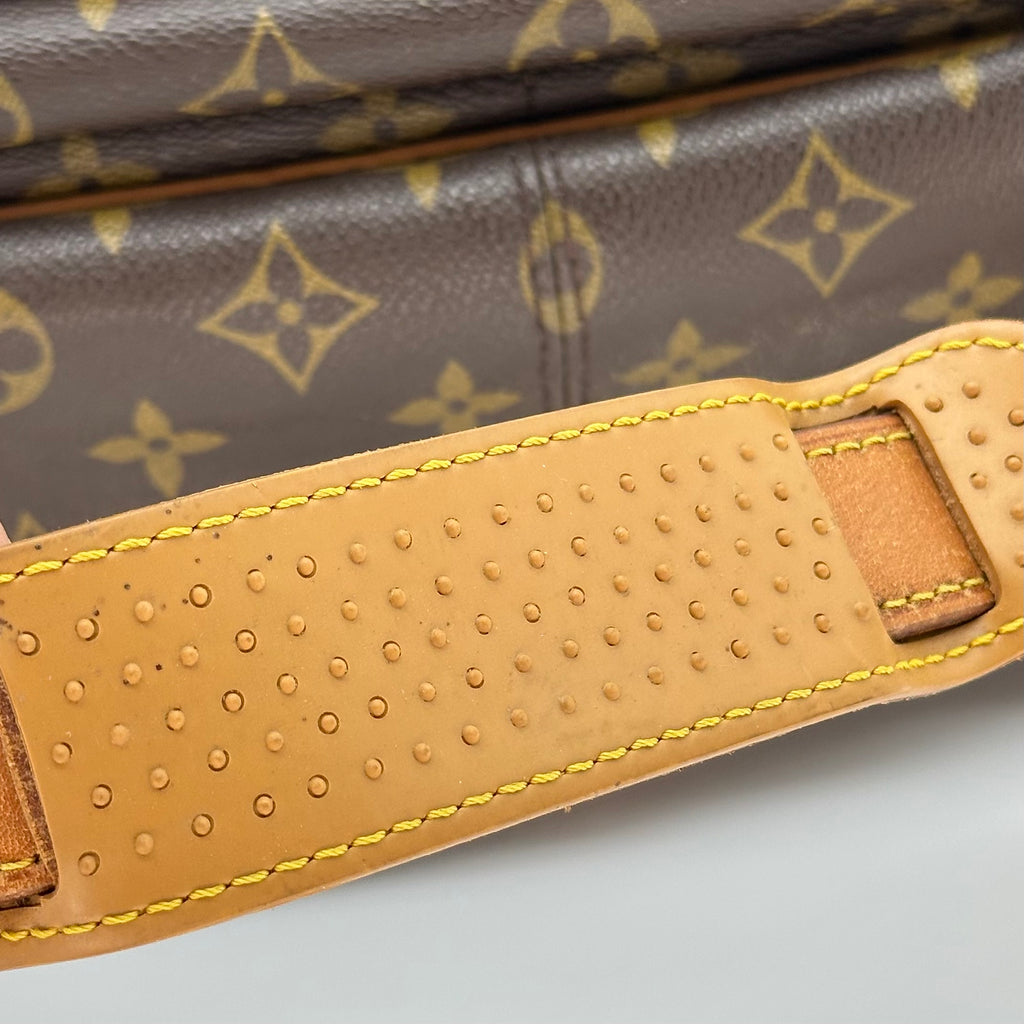 LOUIS VUITTON Monogram Saumur Shoulder Bag Crossbag Vintage