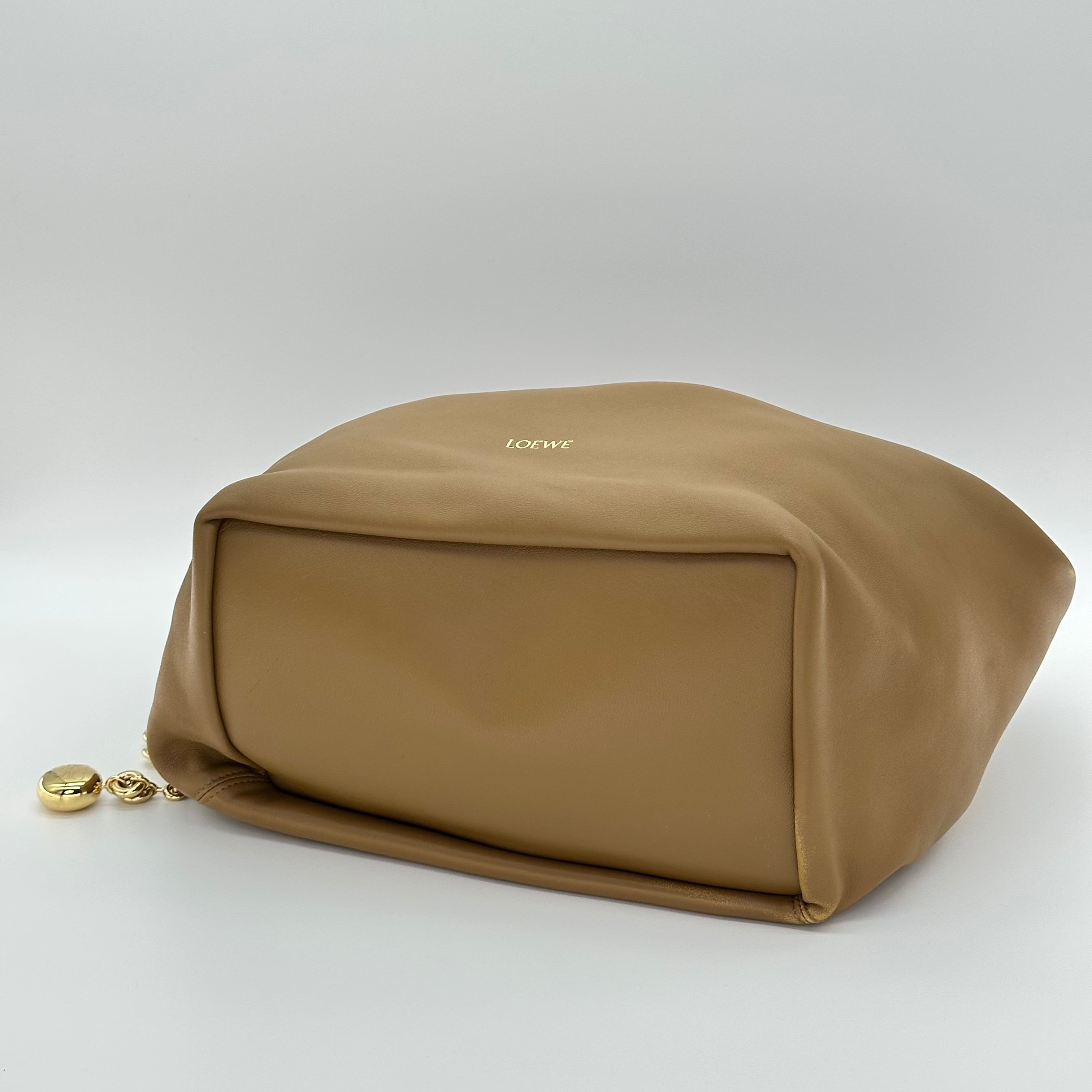 LOEWE Squeeze Bag LOEWE Tote Chain Shoulder Bag A914NCHX01