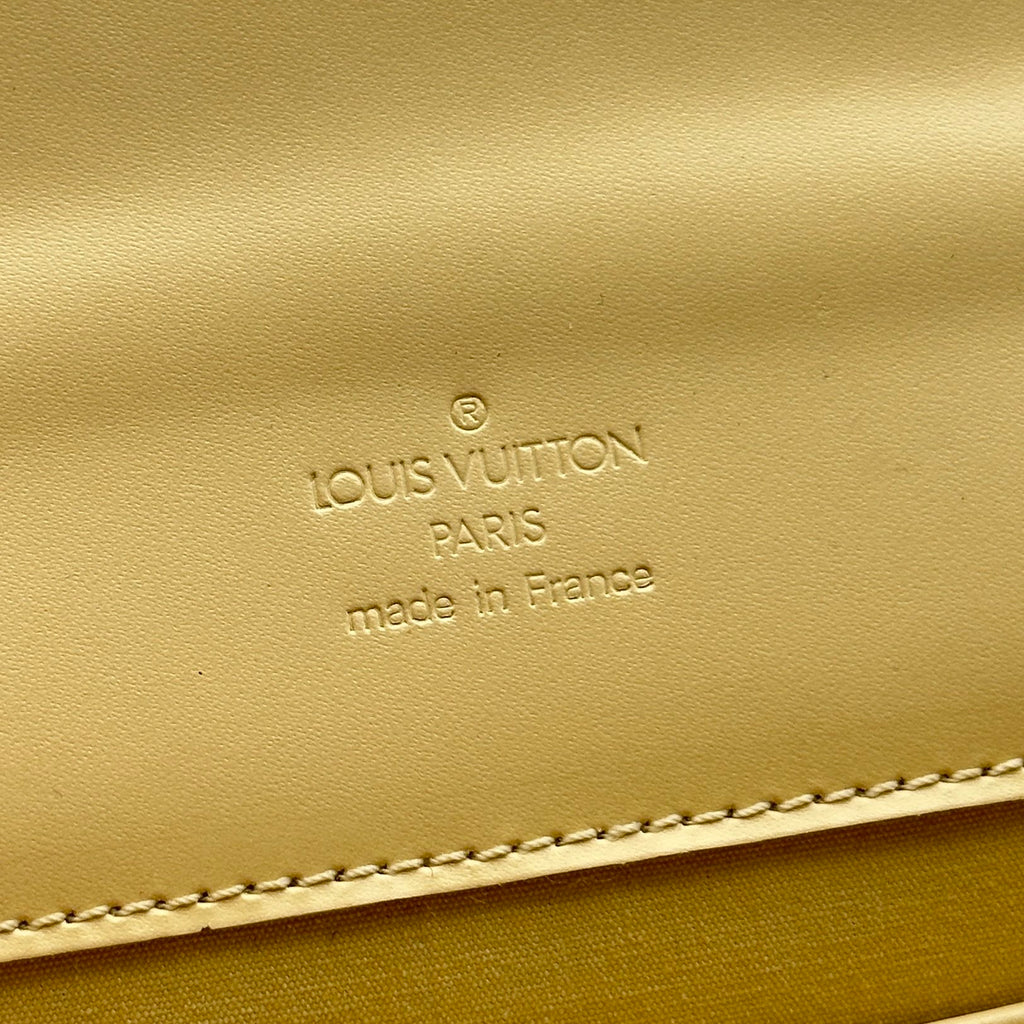 LOUIS VUITTON  M5293A epi biarritz vanille square shoulder bag vanilla leather