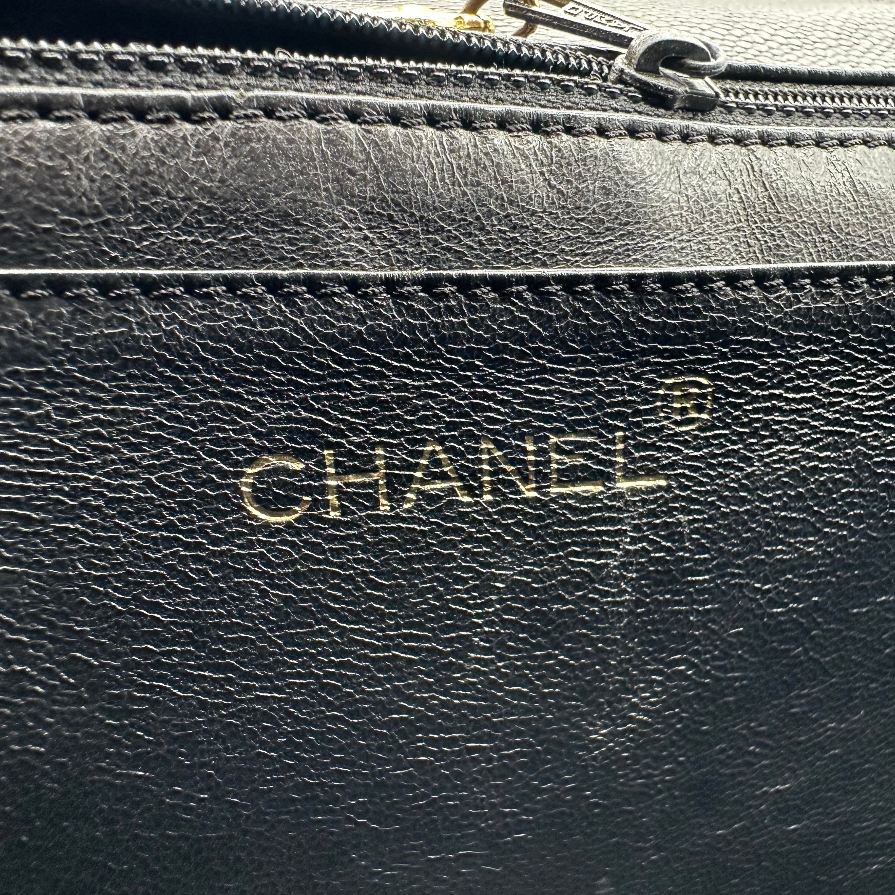 Sac à main Chanel Kelly avec poignée supérieure en cuir Caviar Matériel doré noir Matelasse Série 6