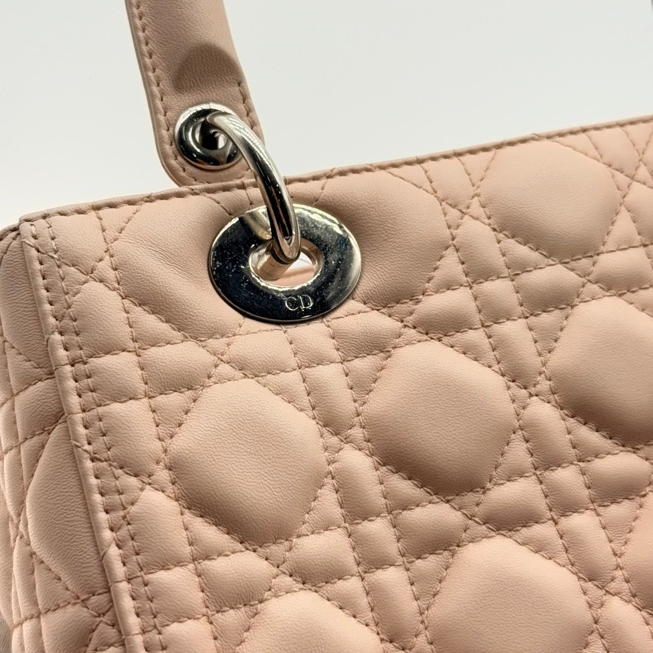 LADY DIOR MEDIUM VALENTINE LIMITED EDITION IN LIGHT PINK