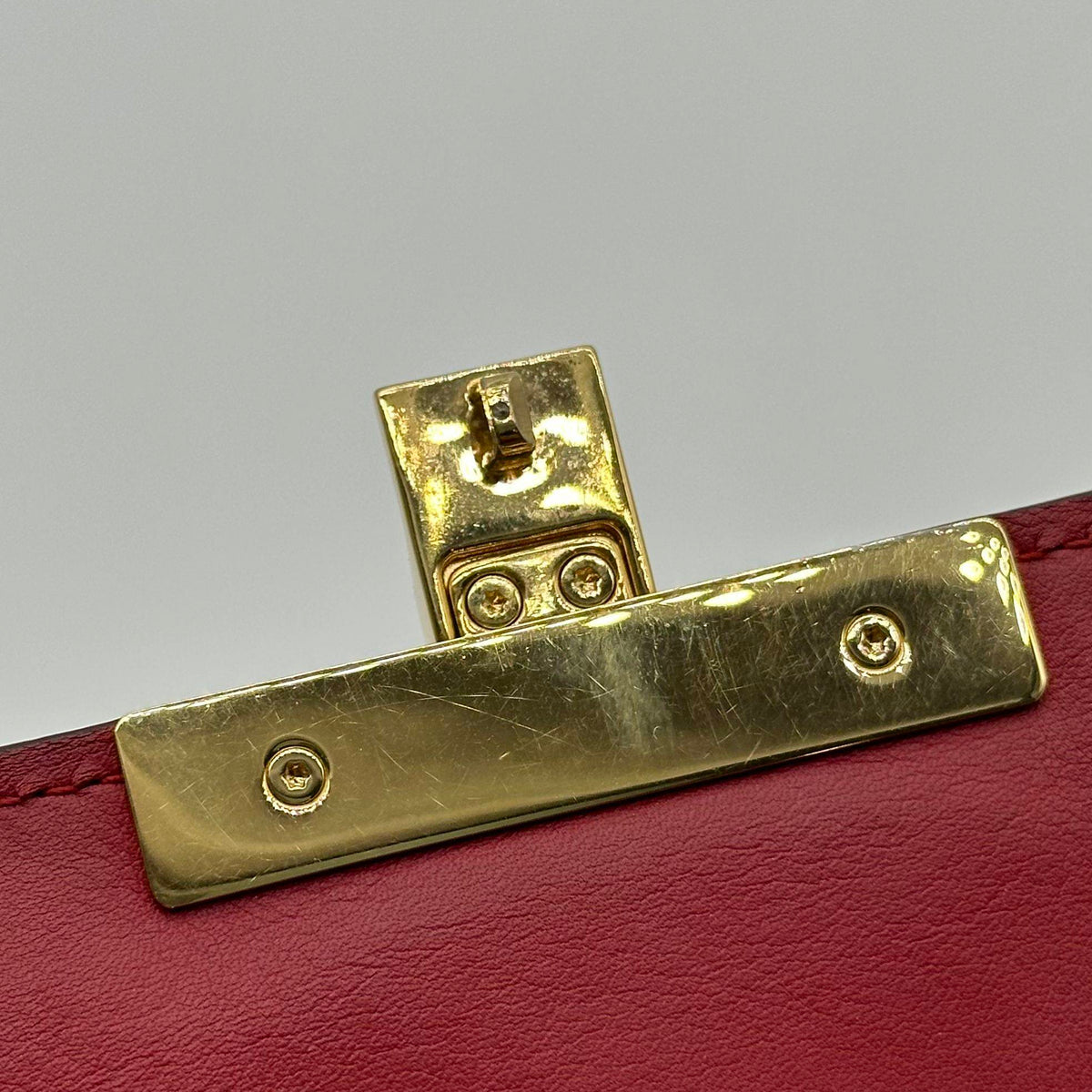 Gucci Padlock Pearl Embellished Chain Shoulder Crossbody 2Way