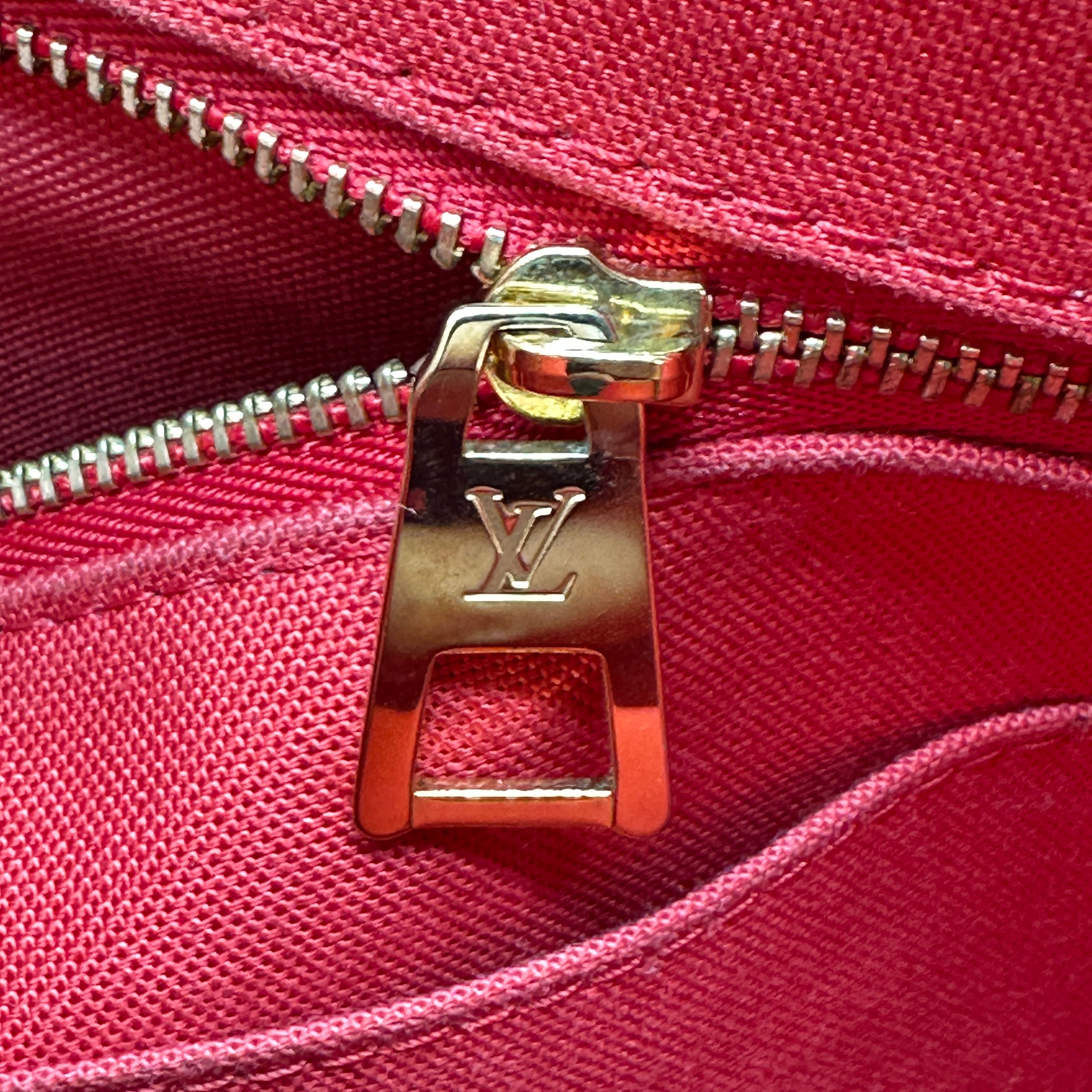 Louis Vuitton Giant Monogram Reverse On the Go MM M45321  Brown There was an RFID response